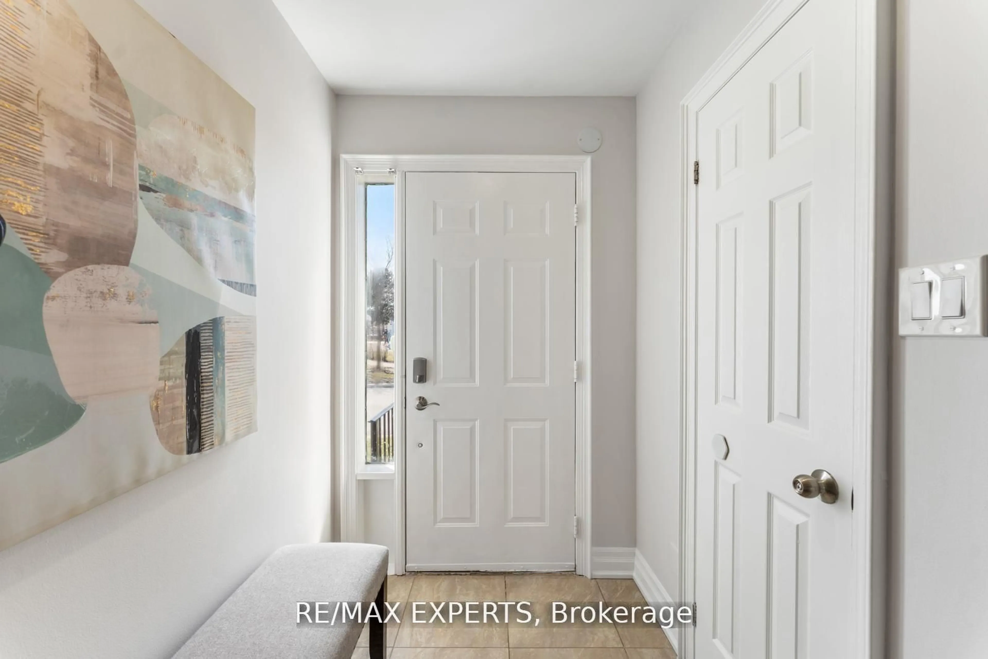 Indoor entryway for 1484 Torrington Dr #79, Mississauga Ontario L5V 1Y2