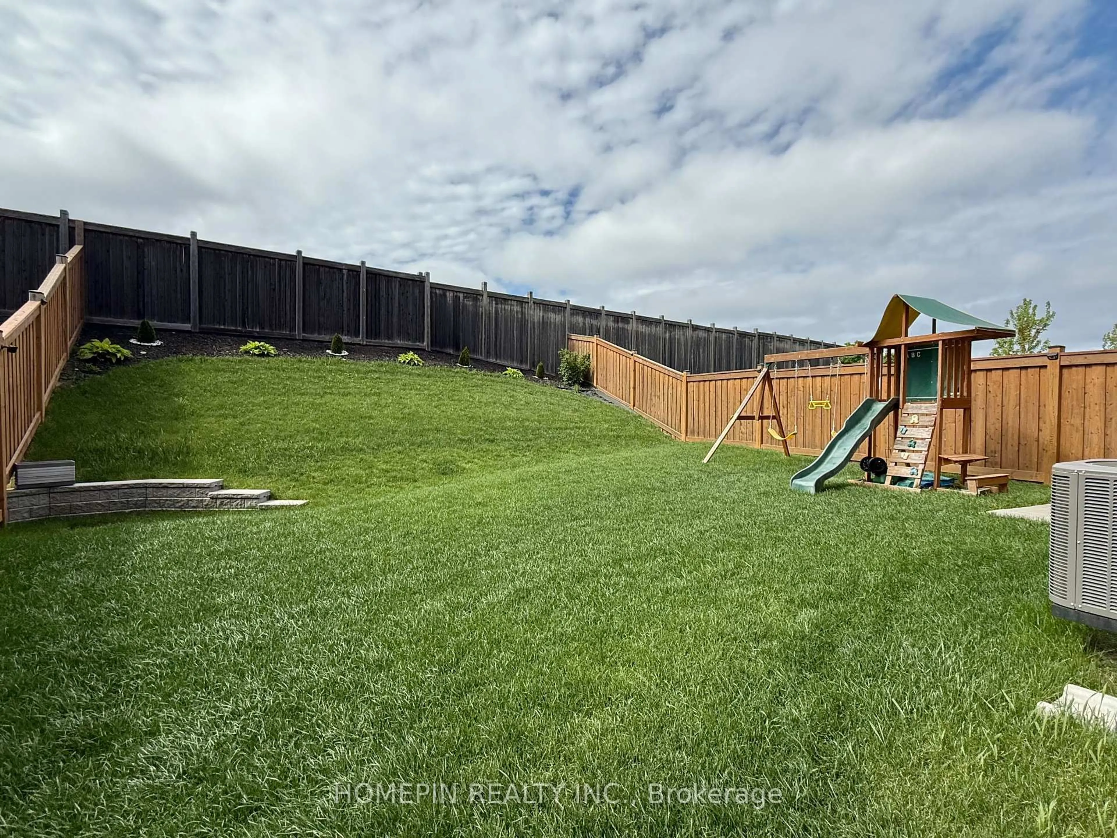 A pic from outside/outdoor area/front of a property/back of a property/a pic from drone, mountain view for 292 Fasken Crt, Milton Ontario L9T 6S9