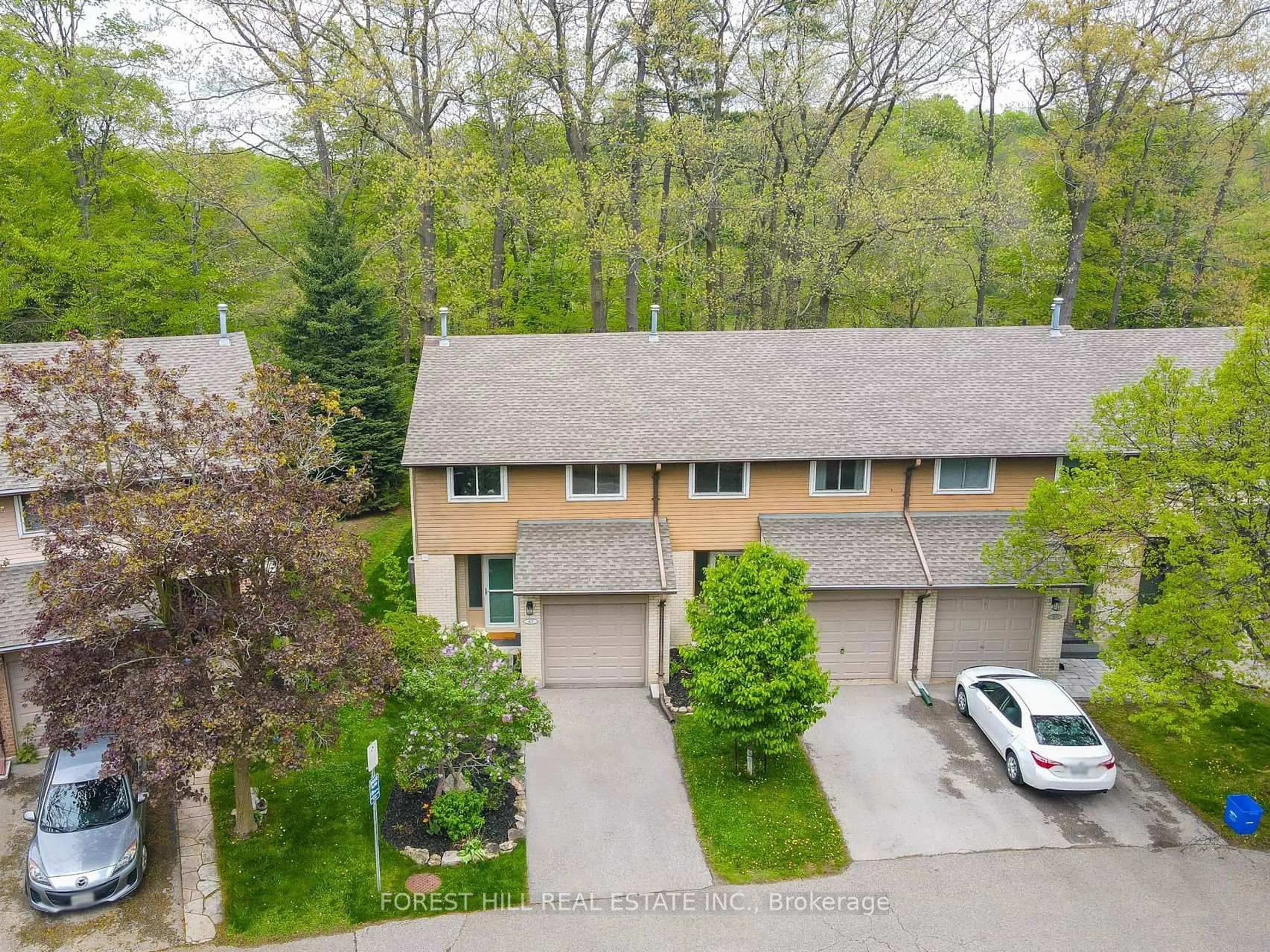 A pic from outside/outdoor area/front of a property/back of a property/a pic from drone, unknown for 47 Lynden Circ, Halton Hills Ontario L7G 4Y7