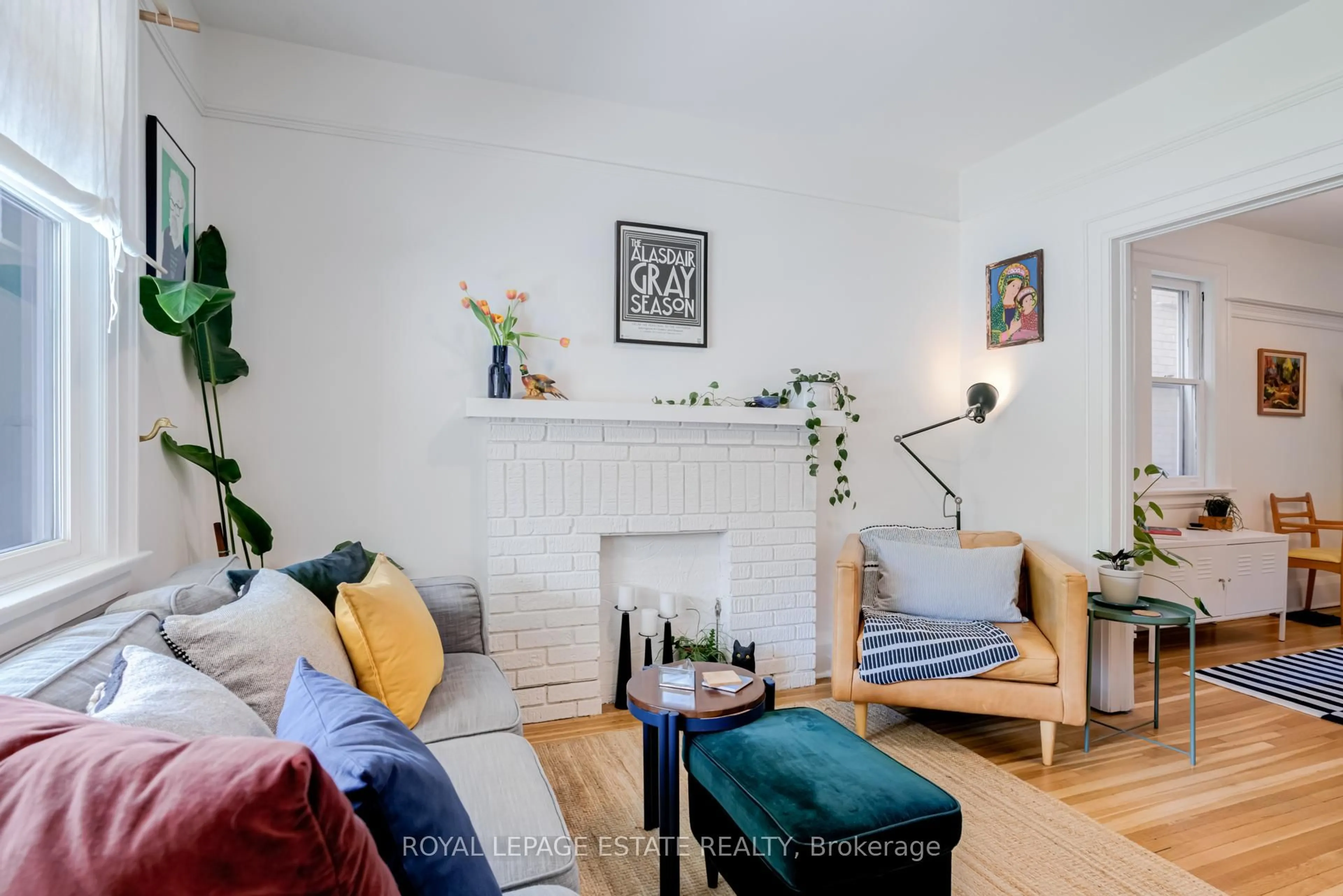 Living room with furniture, unknown for 118 Mulock Ave, Toronto Ontario M6N 3C6