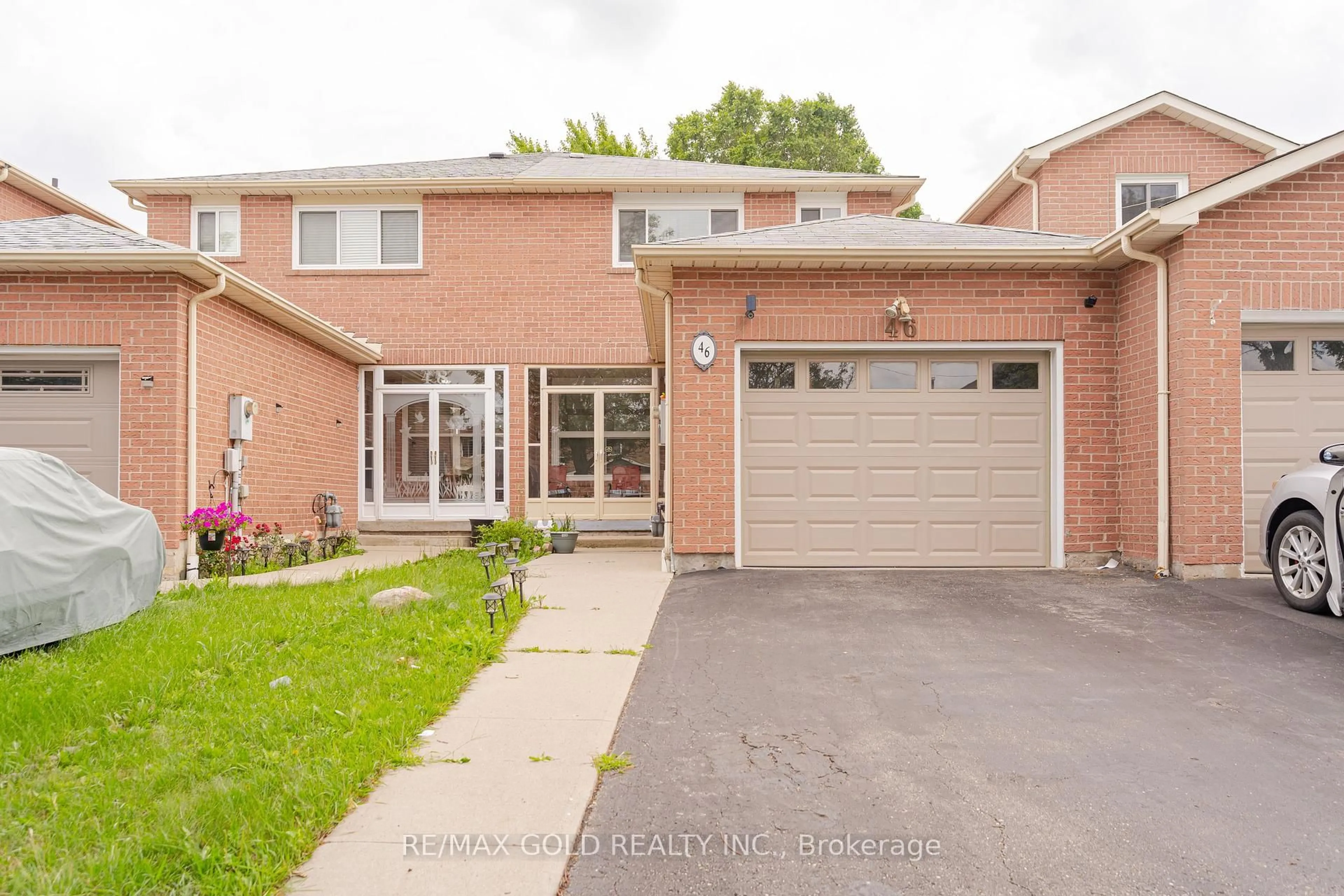 Home with brick exterior material, street for 46 Donna Dr, Brampton Ontario L6Z 3V2