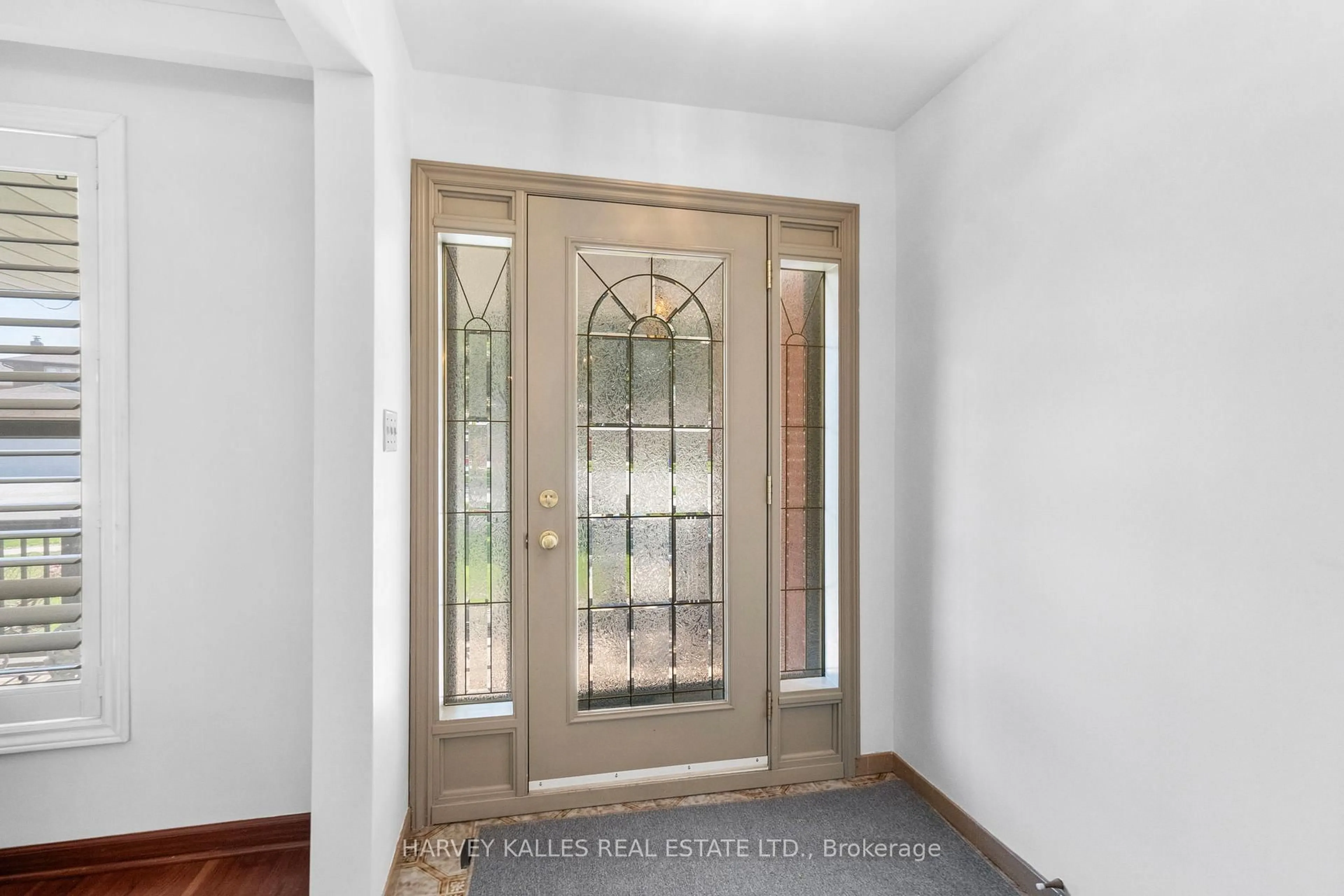 Indoor entryway for 26 Embers Dr, Toronto Ontario M9C 3E7