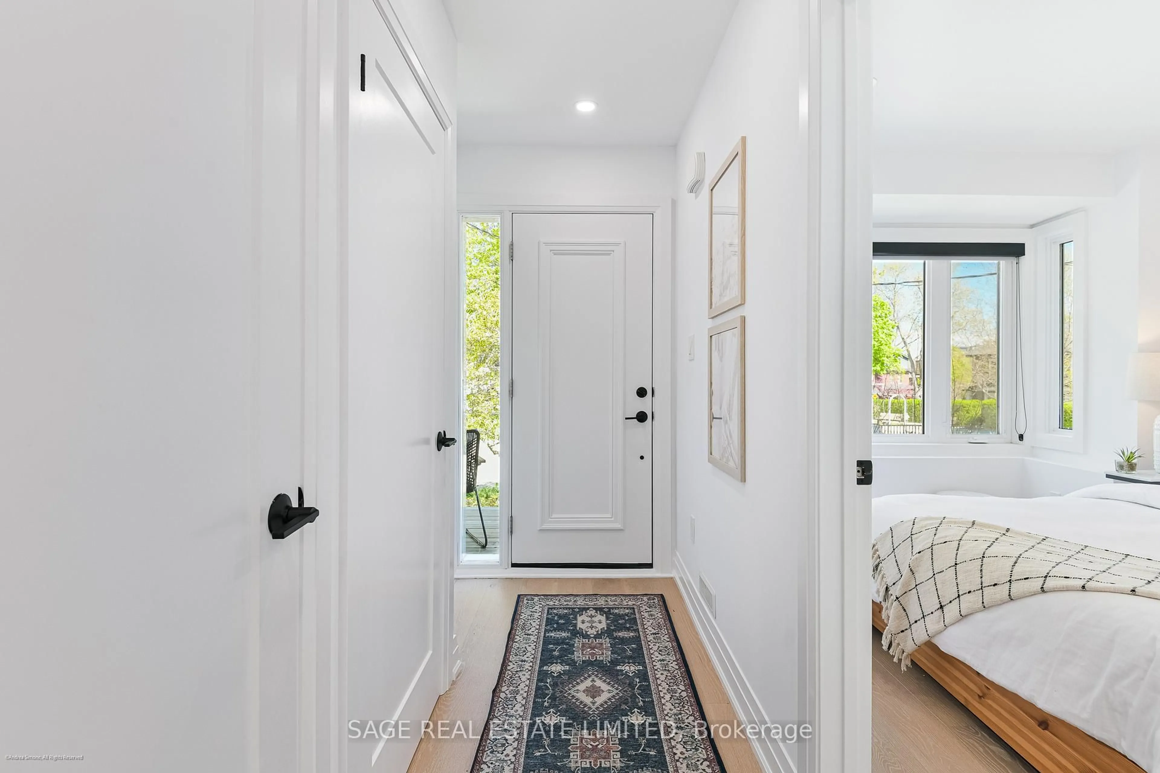 Indoor entryway for 208 Queens Ave, Toronto Ontario M8V 2N9