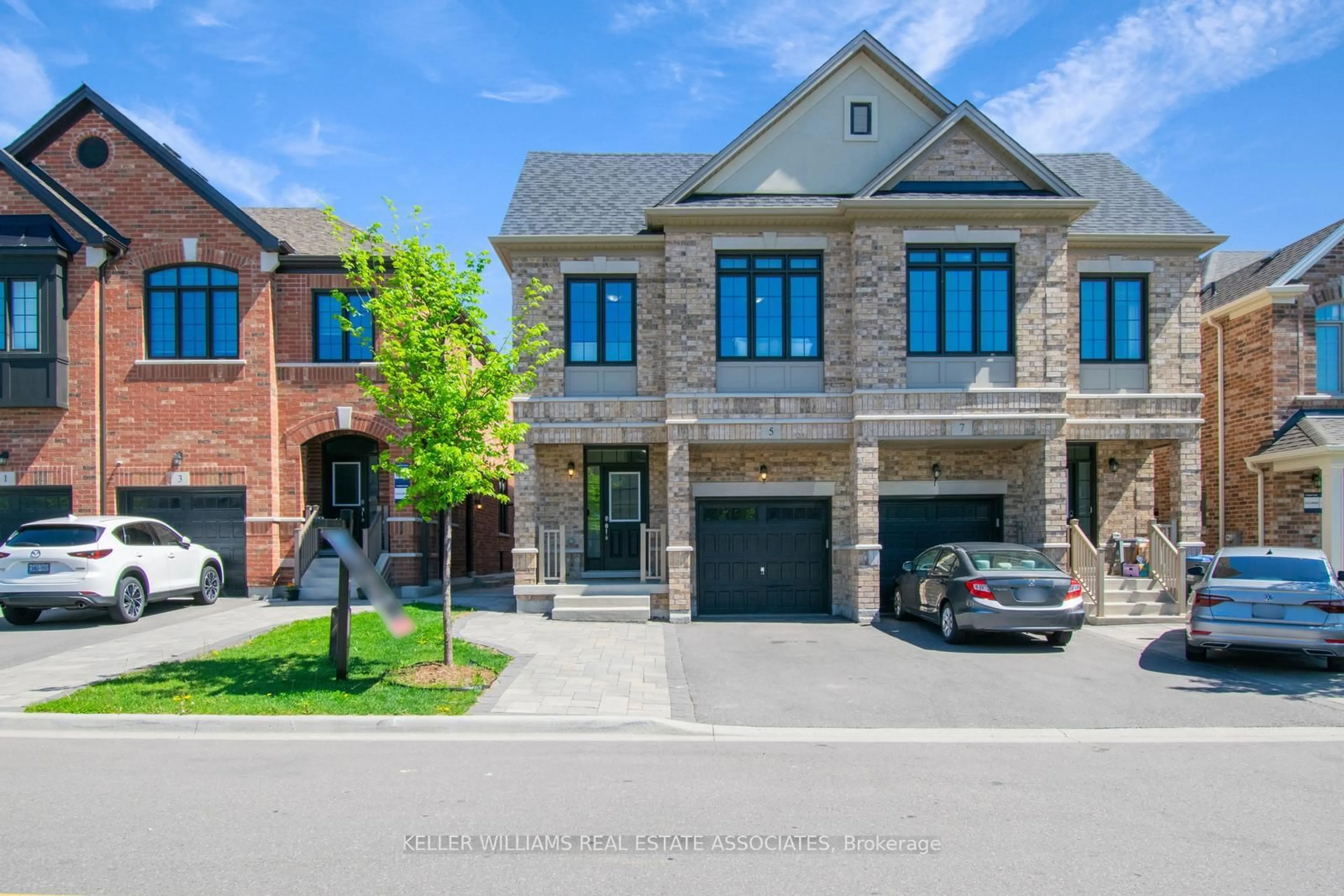 Home with brick exterior material, street for 5 Quinton Rdge, Brampton Ontario L6Y 6J4