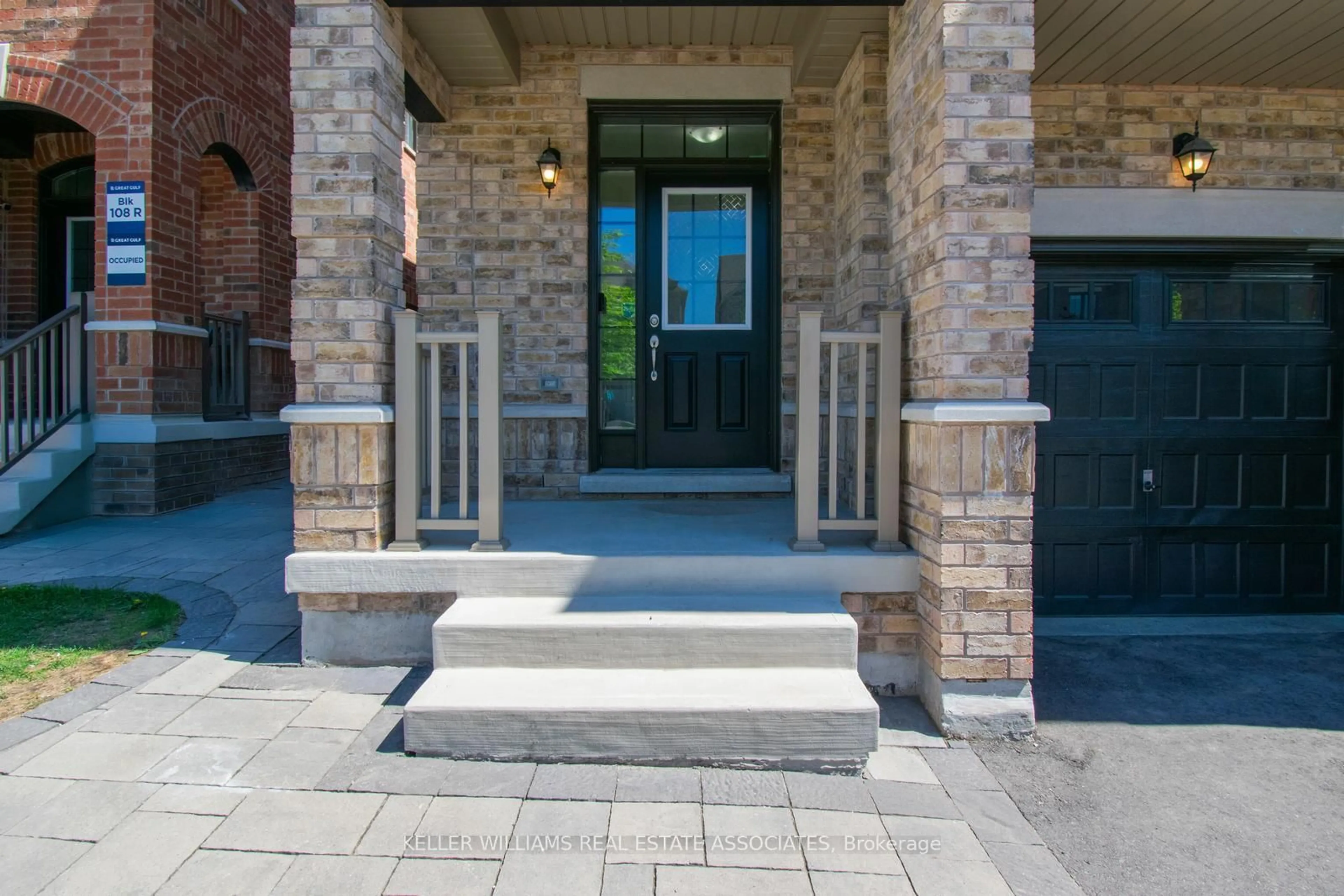Unknown for 5 Quinton Rdge, Brampton Ontario L6Y 6J4