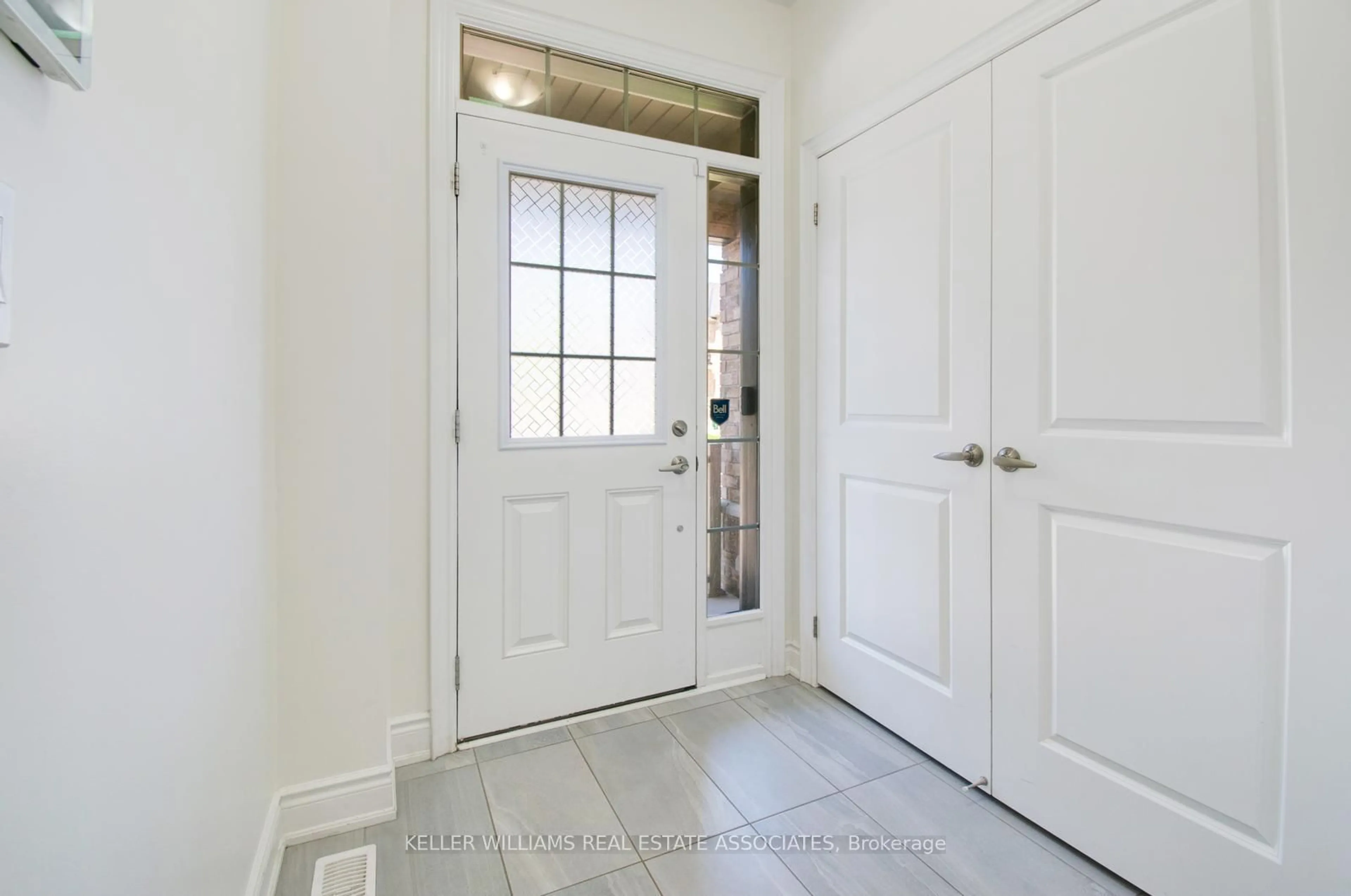 Indoor entryway for 5 Quinton Rdge, Brampton Ontario L6Y 6J4