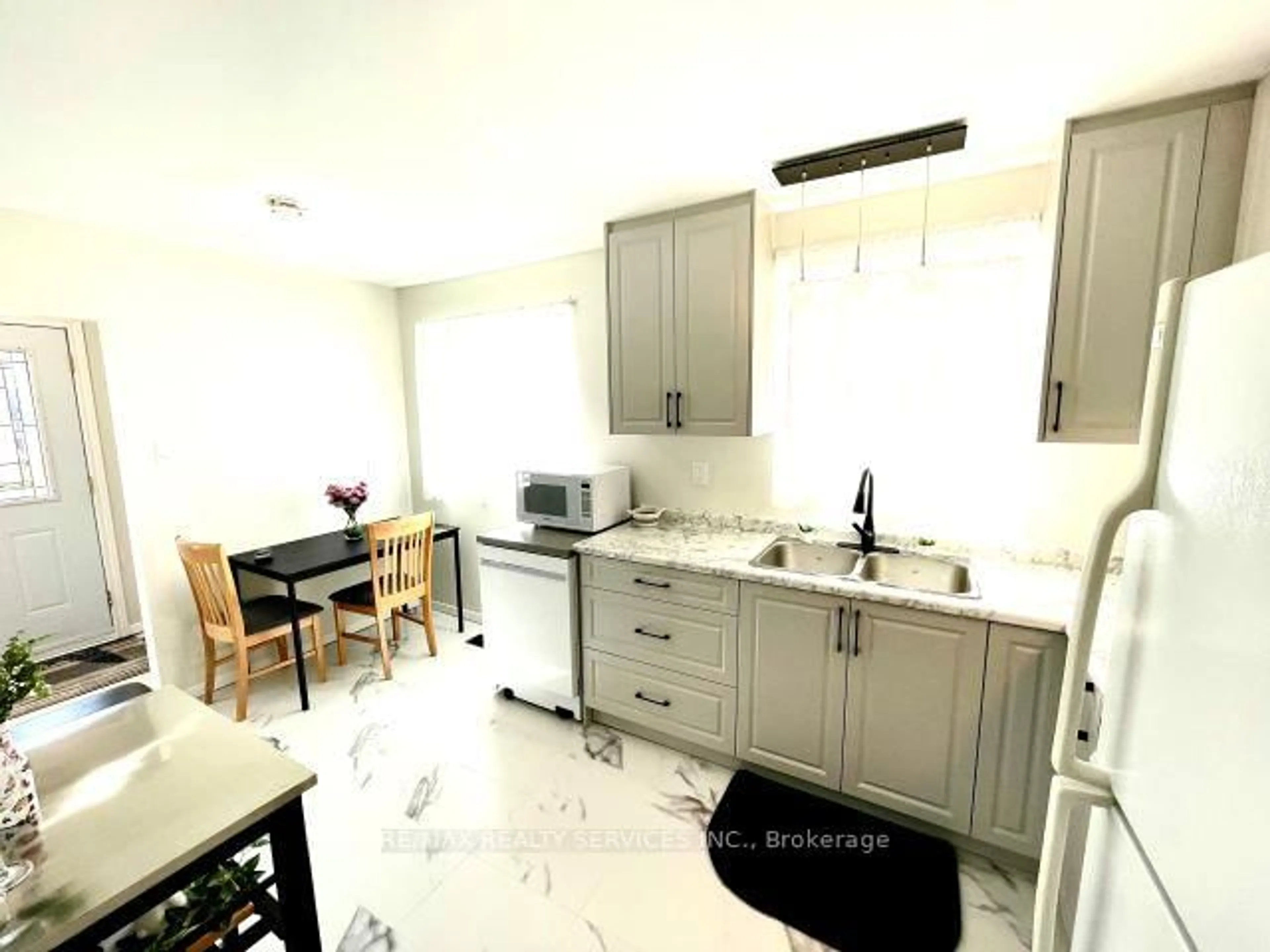 Unknown for 70 Northwood Dr, Brampton Ontario L6X 2L2