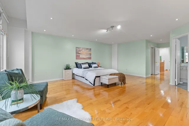 Additional property image - 30 Larkspur Rd