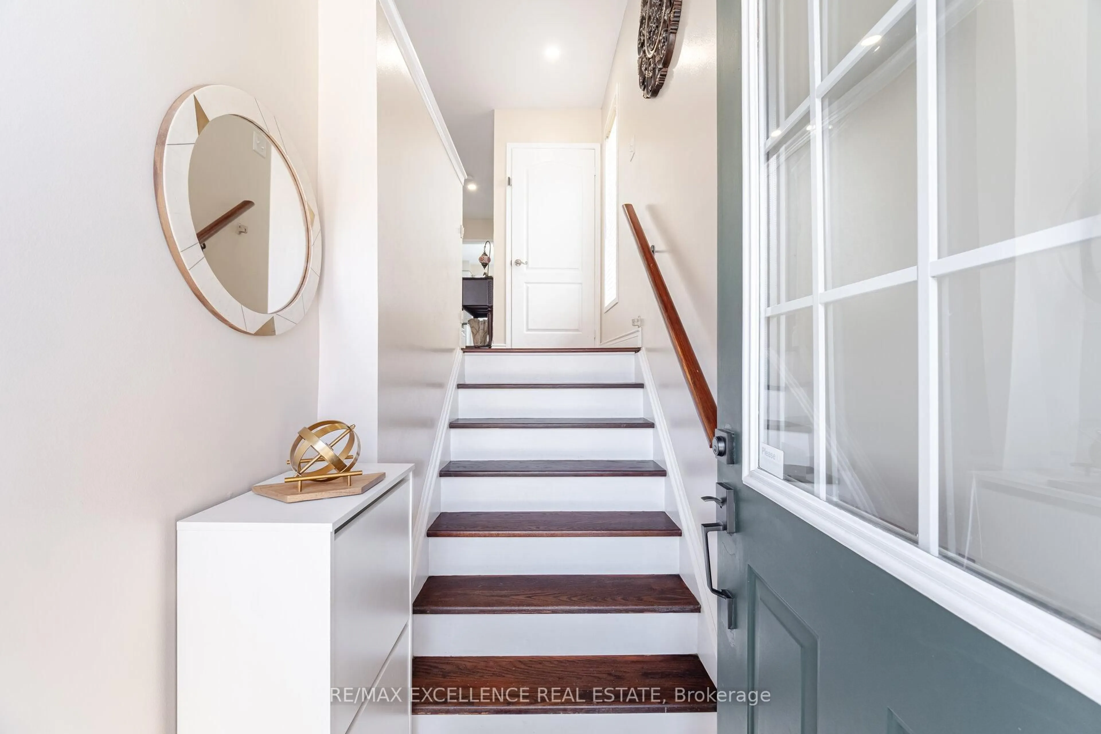Indoor entryway for 4950 Albina Way #148, Mississauga Ontario L4Z 4J6