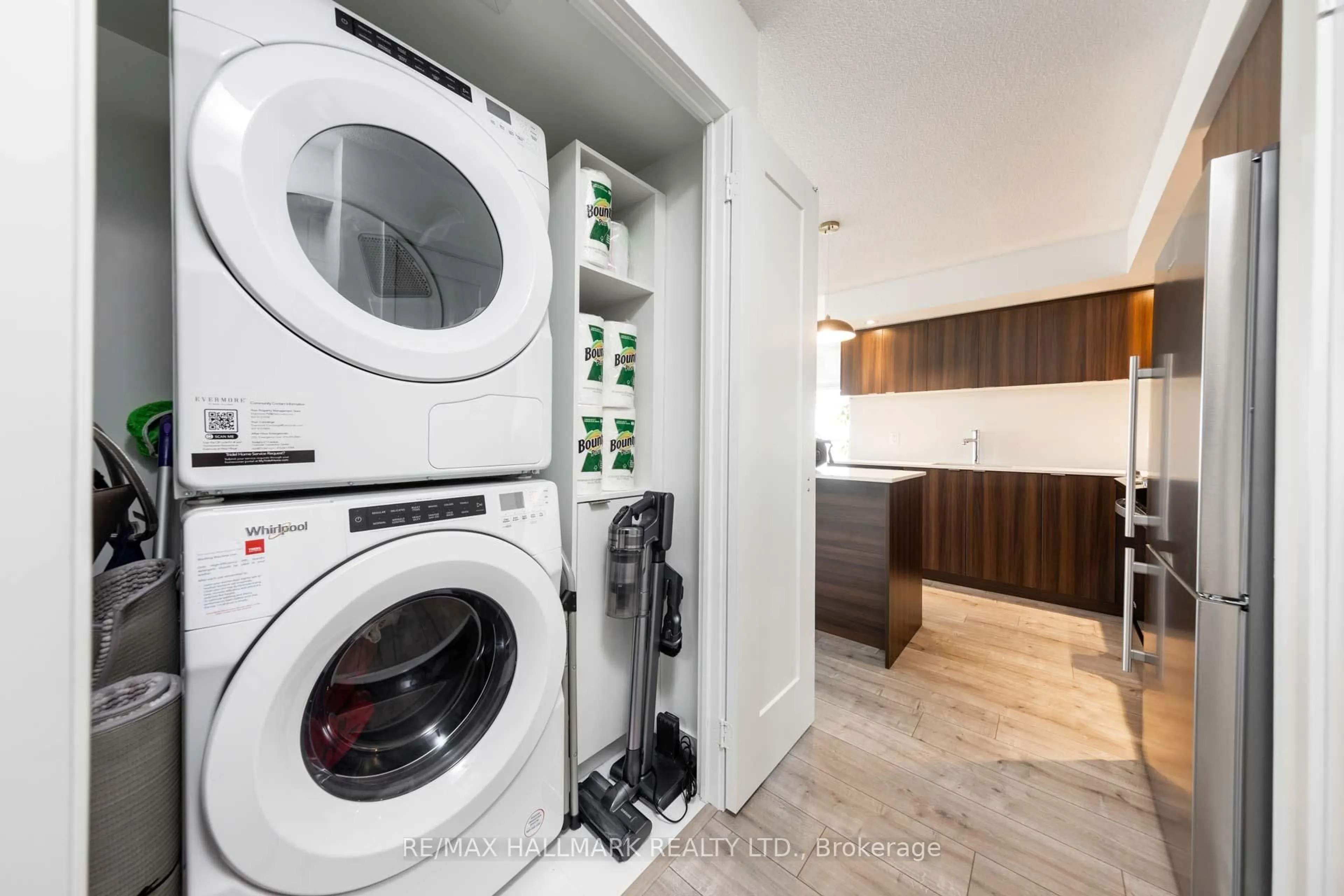 Laundry room for 10 Eva Rd #2206, Toronto Ontario M9C 0B3