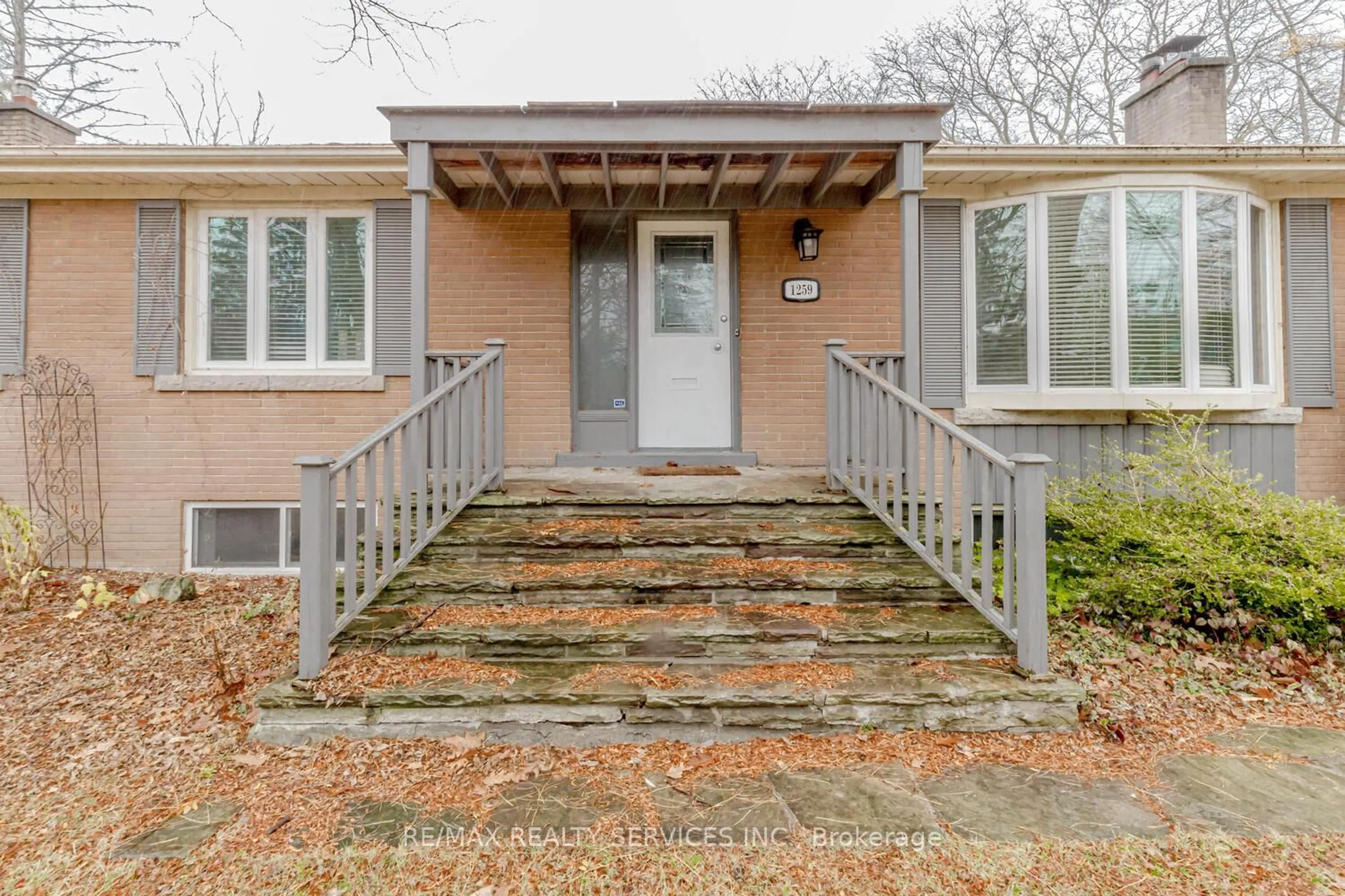 Unknown for 1259 Twin Oaks Dell Dr, Mississauga Ontario L5H 3J7
