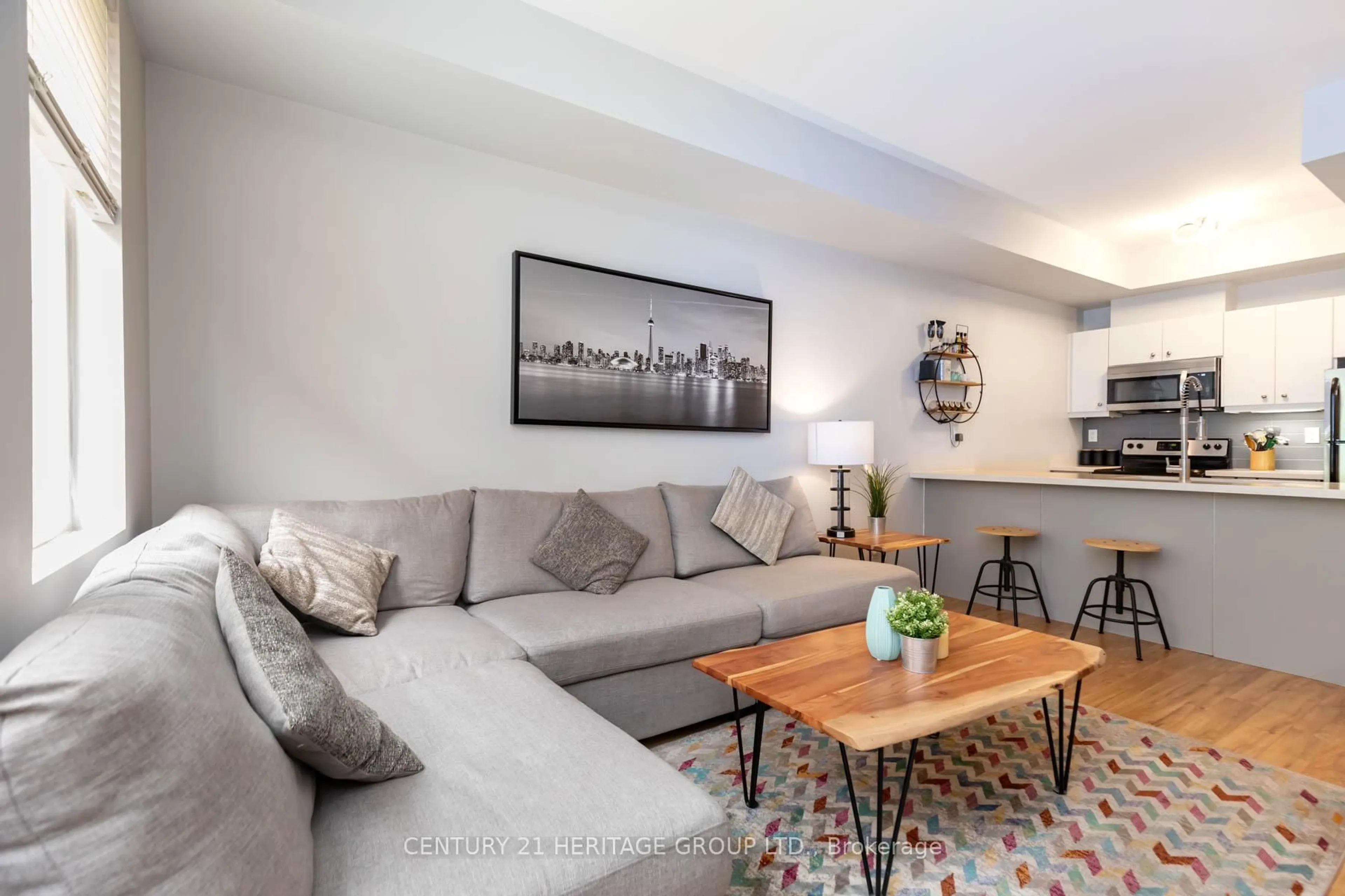 Living room with furniture, unknown for 68 Winston Park Blvd #44, Toronto Ontario M3K 1C2