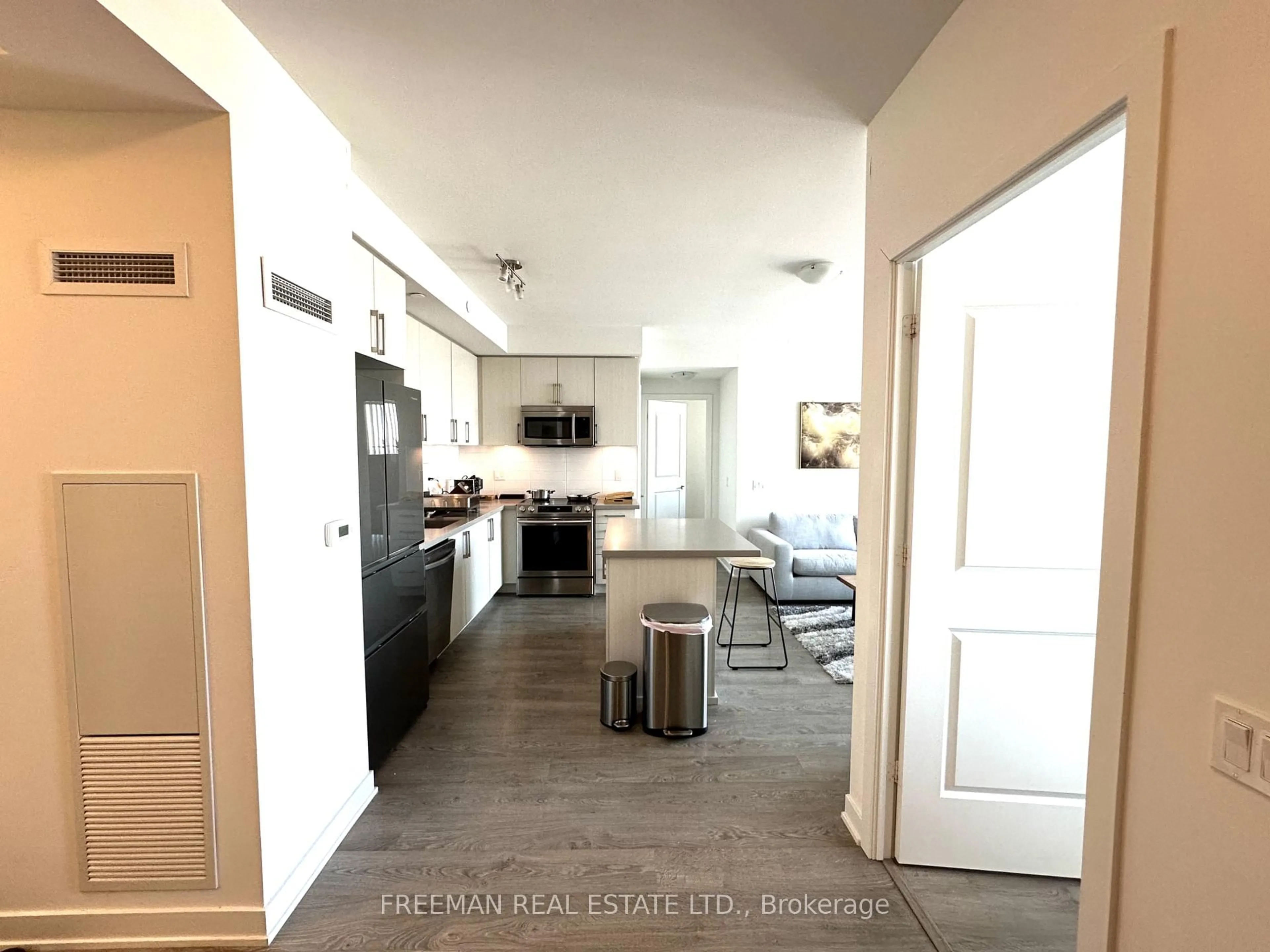 Open concept kitchen, unknown for 4699 Glen Erin Dr #1509, Mississauga Ontario L5M 2E5