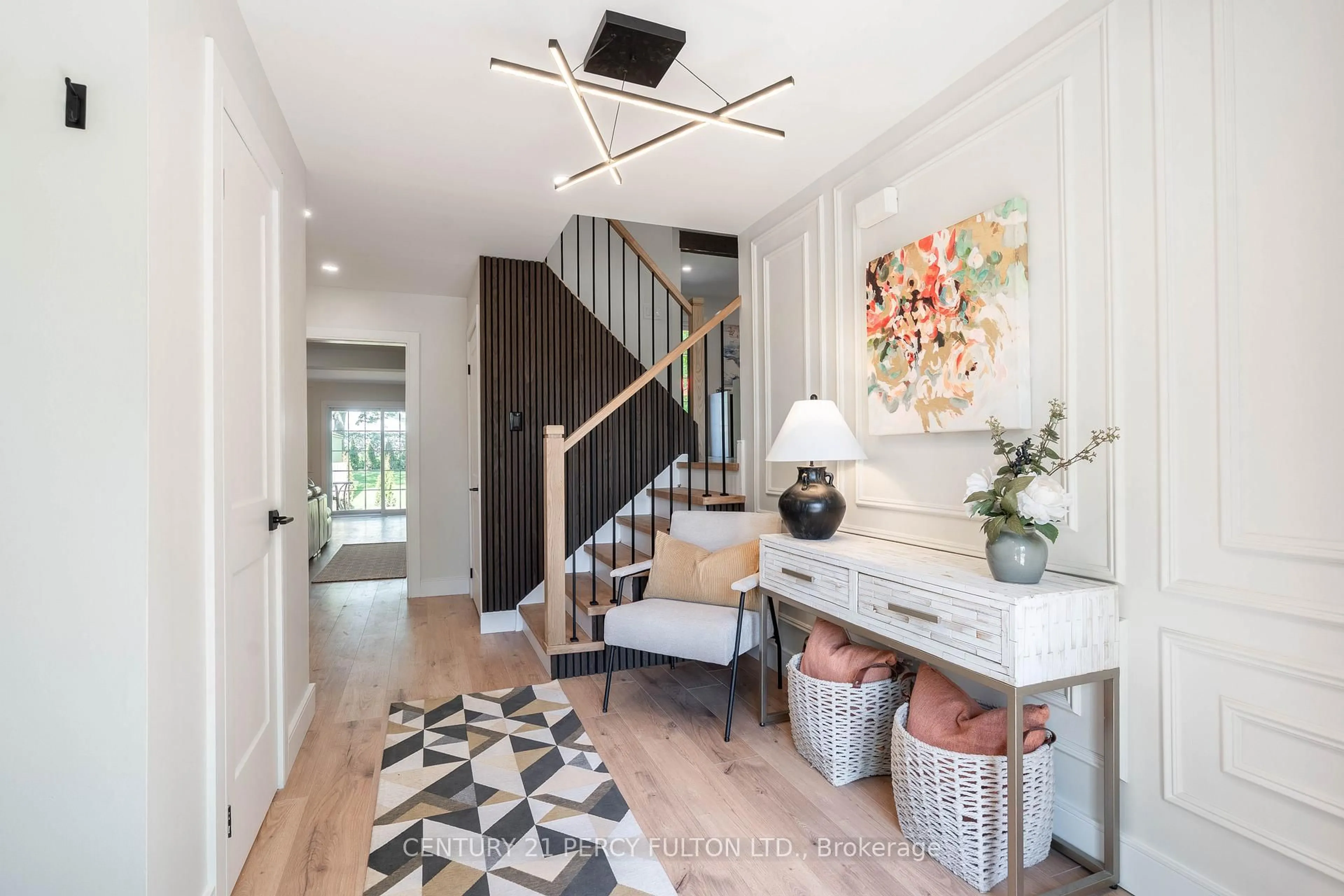 Indoor entryway for 269 Ridge Dr, Milton Ontario L9T 1X2