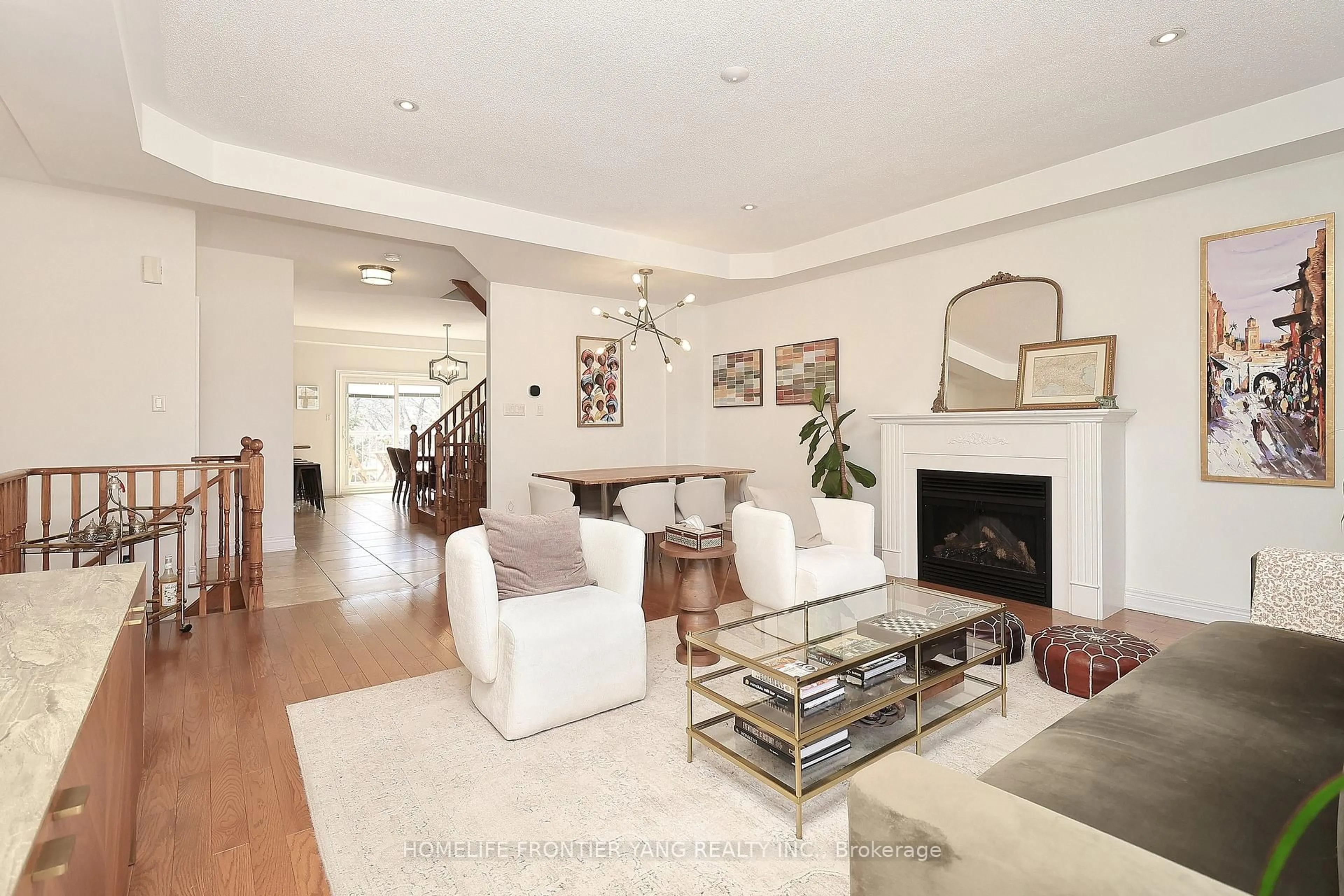 Living room with furniture, unknown for 581 Scarlett Rd #TH2, Toronto Ontario M9P 2S4
