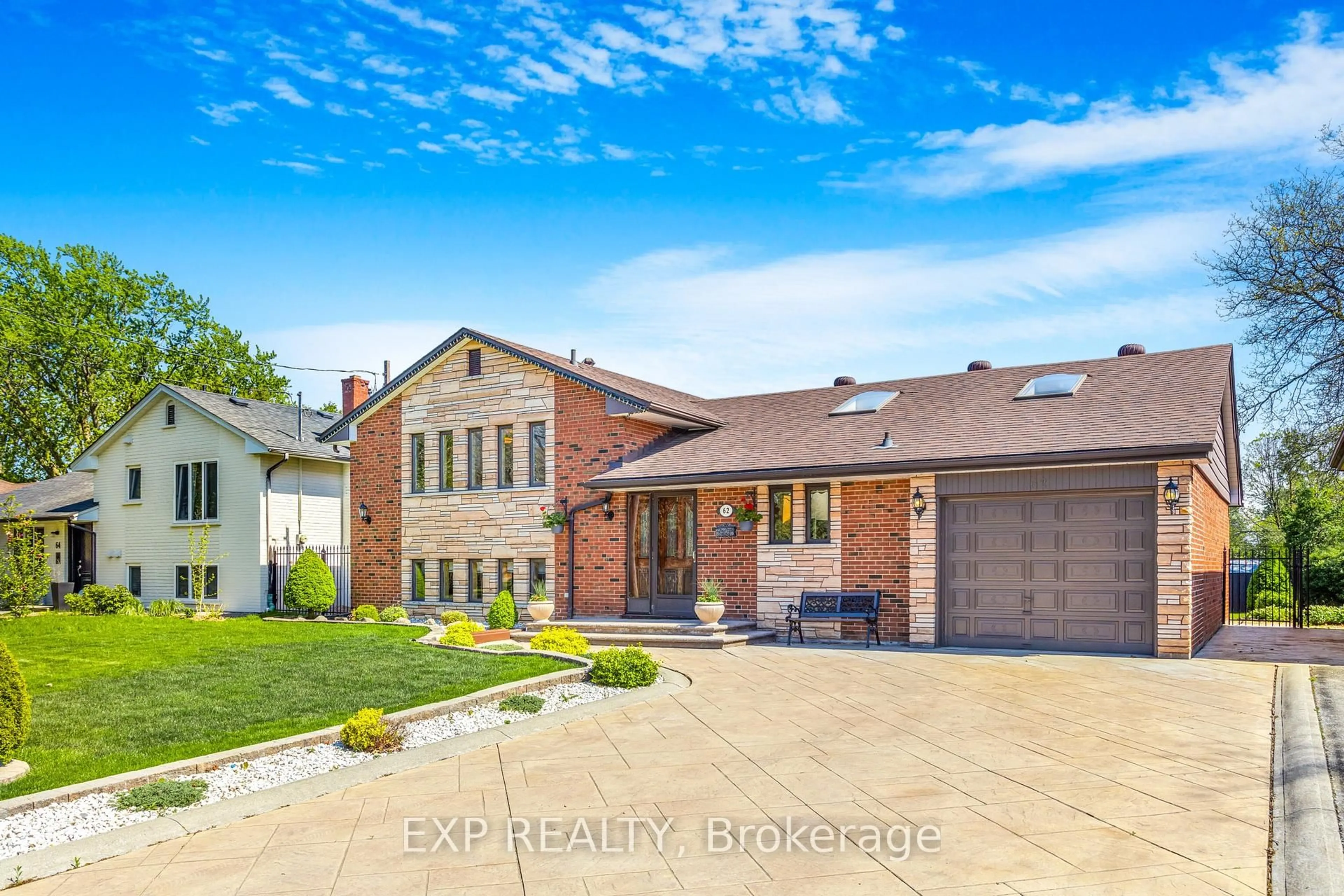 Home with brick exterior material, street for 62 Swanhurst Blvd, Mississauga Ontario L5N 1B7