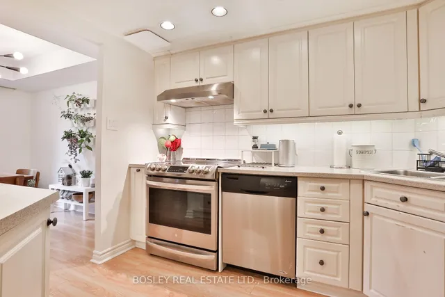 Additional property image - 1250 Mississauga Valley Blvd Unit 4
