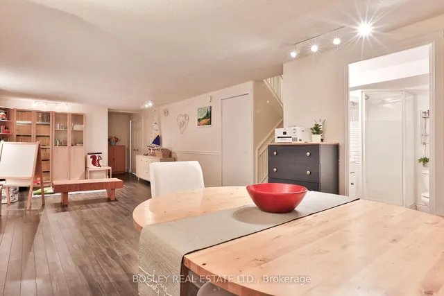 Additional property image - 1250 Mississauga Valley Blvd Unit 4