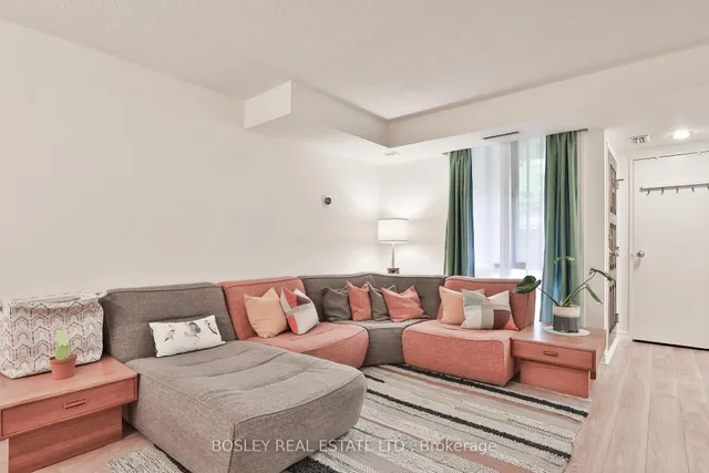 Additional property image - 1250 Mississauga Valley Blvd Unit 4