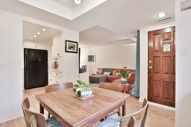 Additional property image - 1250 Mississauga Valley Blvd Unit 4