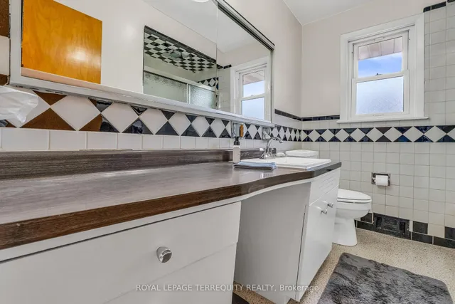Additional property image - 16 Rowse Cres