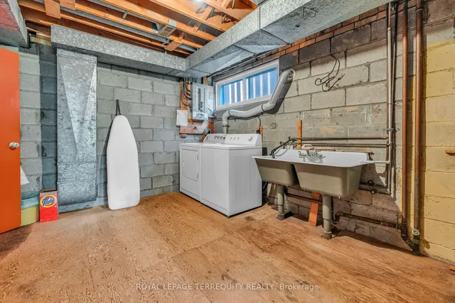 Additional property image - 16 Rowse Cres