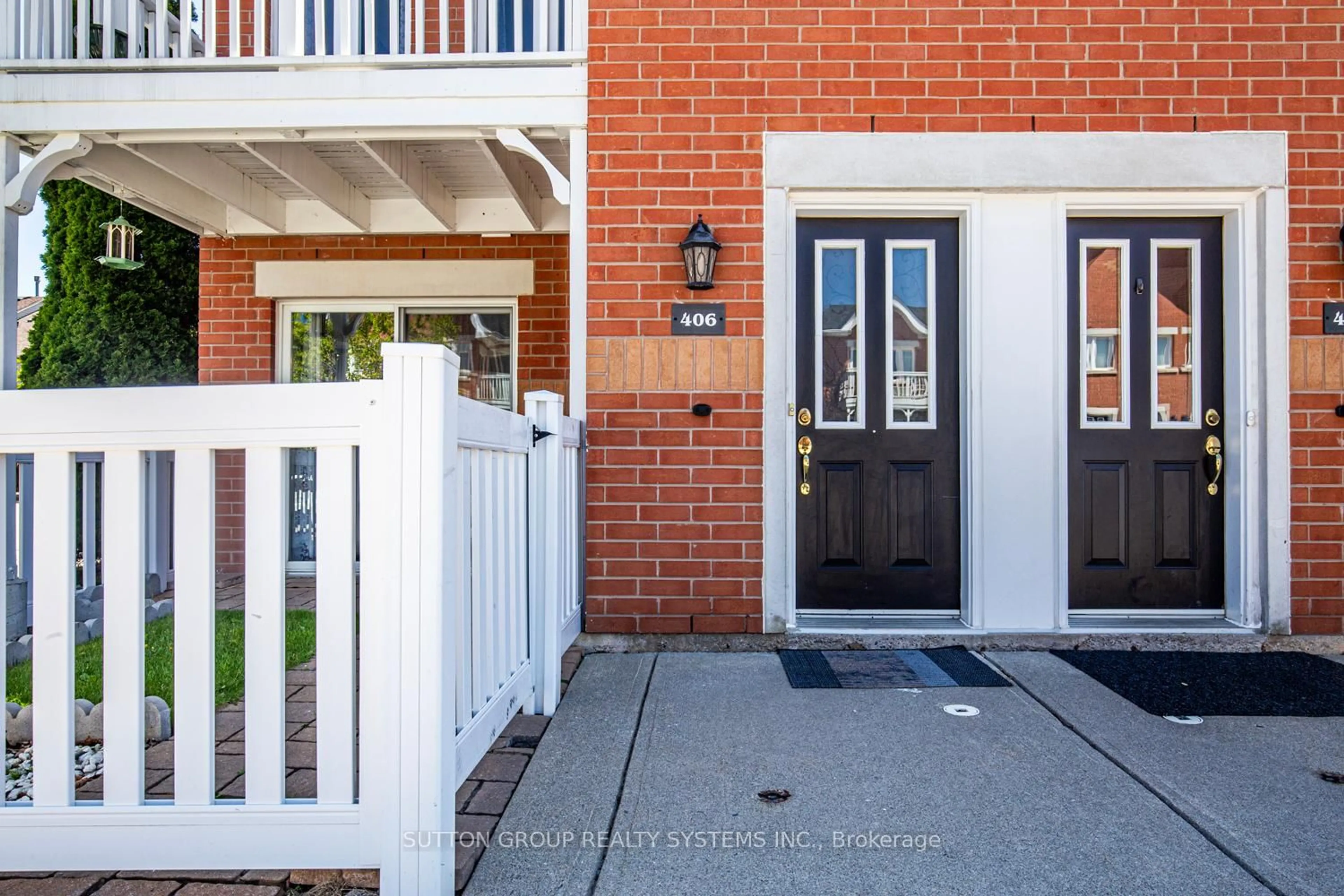 Indoor entryway for 1701 Lampman Ave #406, Burlington Ontario L7L 6R9