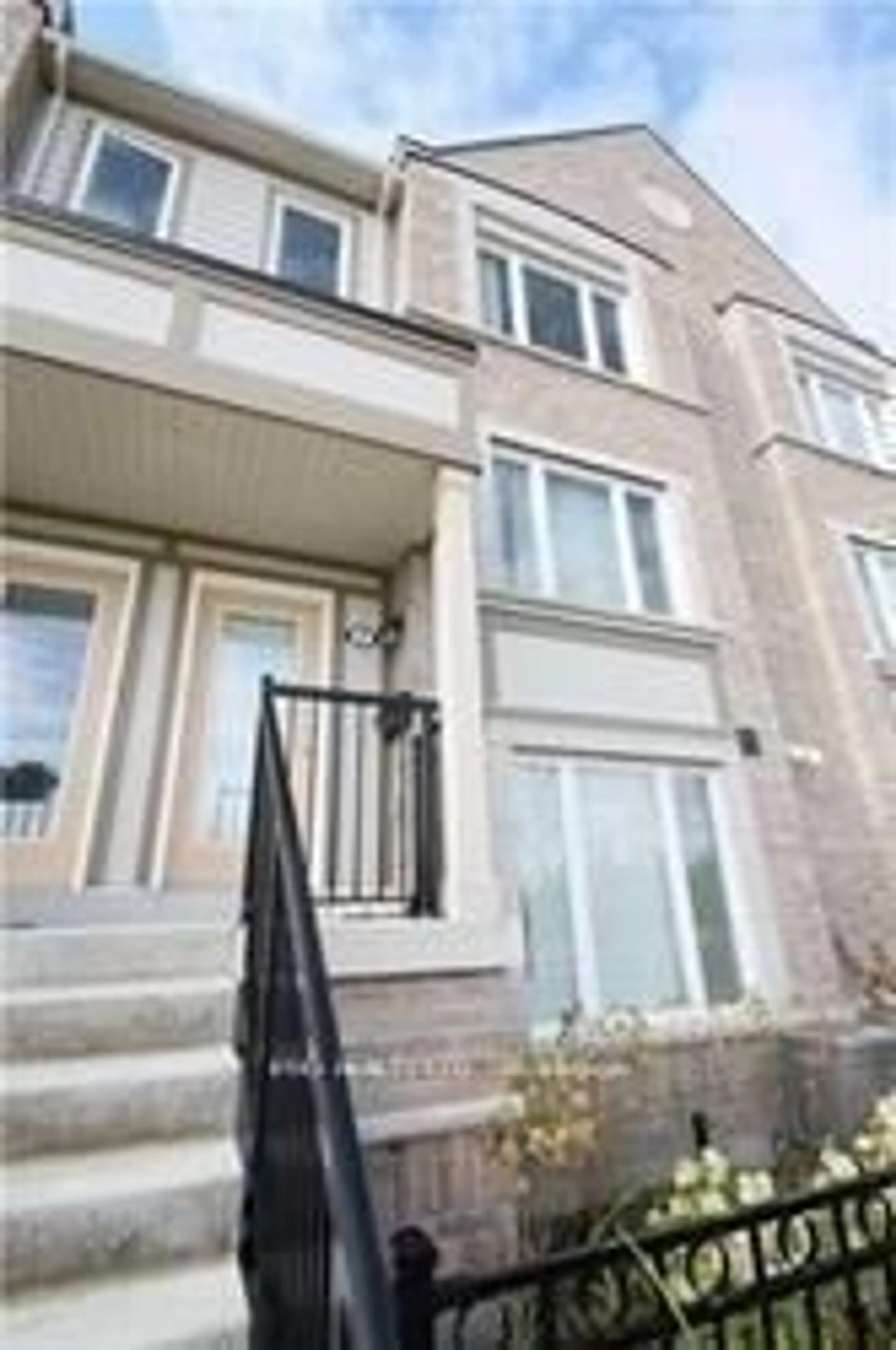 Unknown for 5100 Plantation Pl #7, Mississauga Ontario L5M 0S4