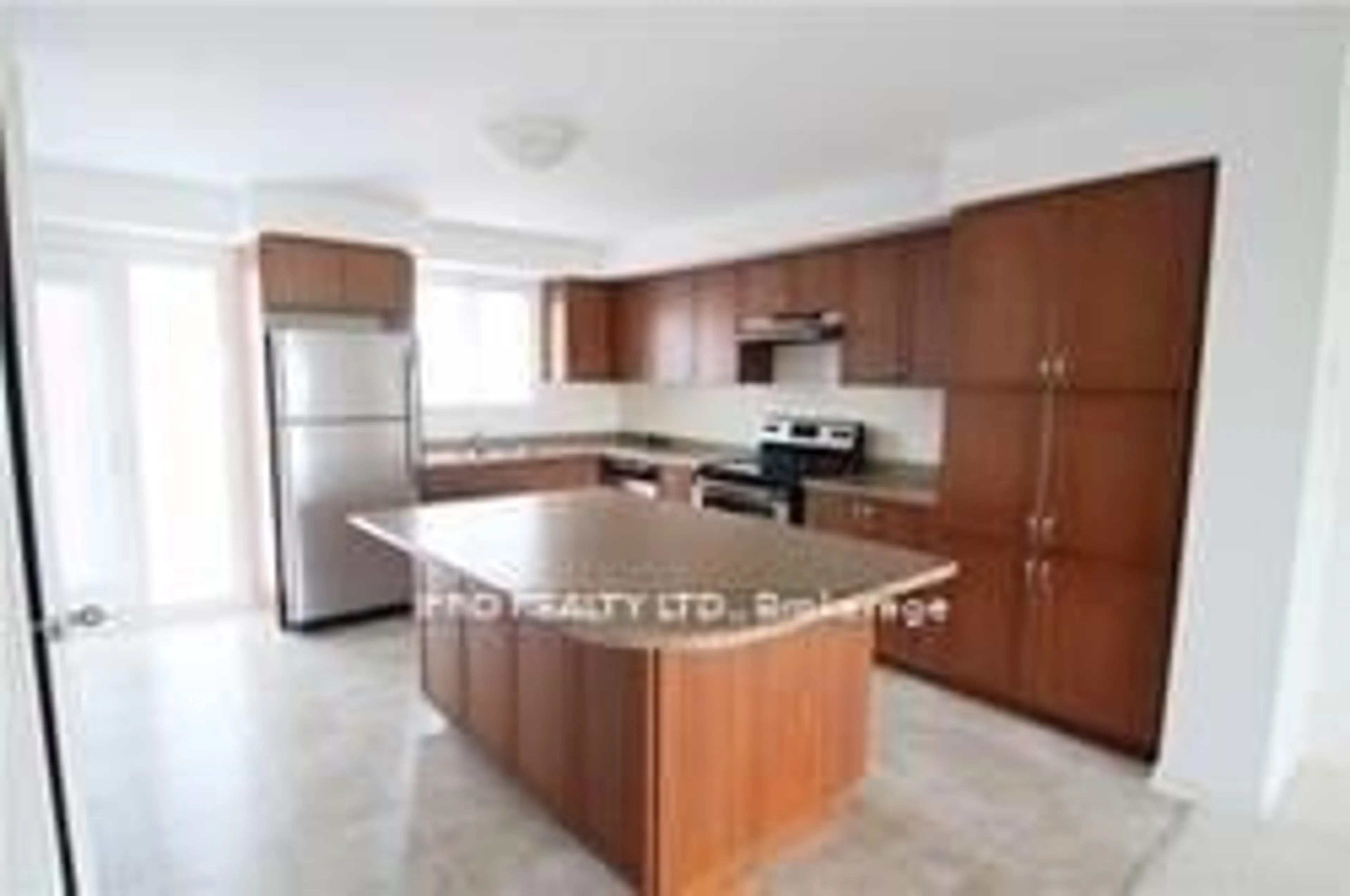 Standard kitchen, ceramic/tile floor for 5100 Plantation Pl #7, Mississauga Ontario L5M 0S4