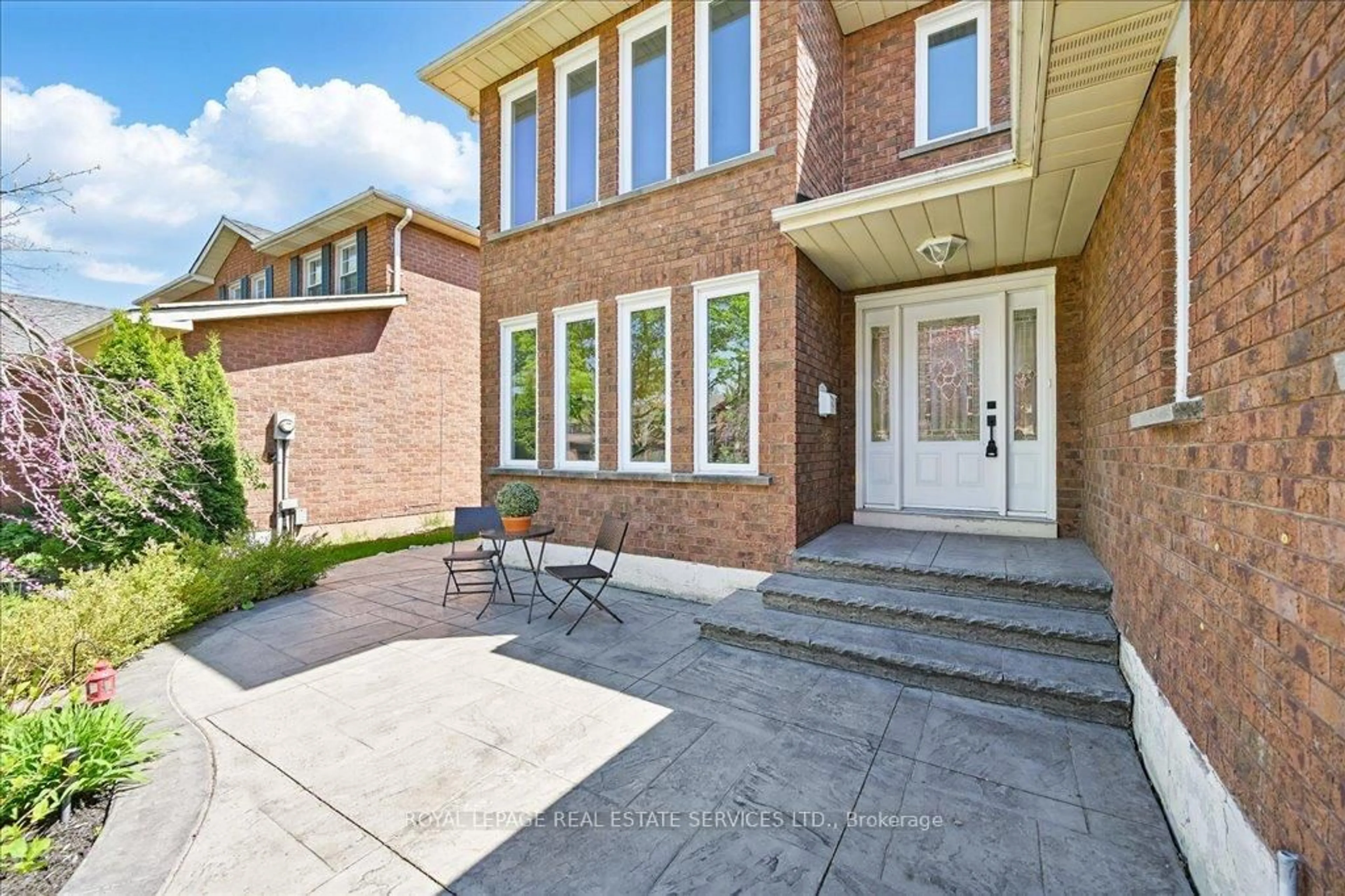 Home with brick exterior material, street for 1184 Rushbrooke Dr, Oakville Ontario L6M 1H7