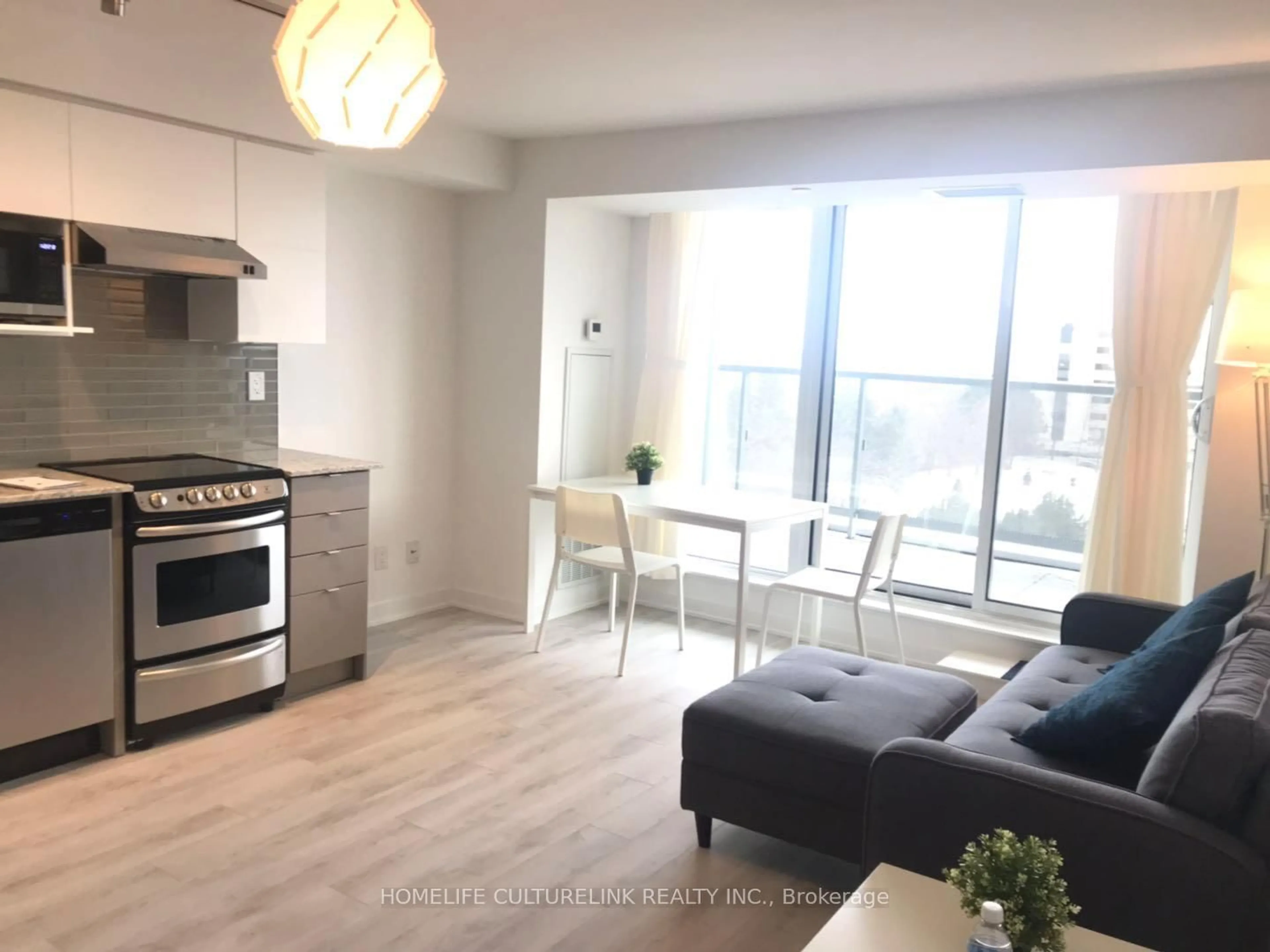 Unknown for 160 Flemington Rd #806, Toronto Ontario M6A 0A9