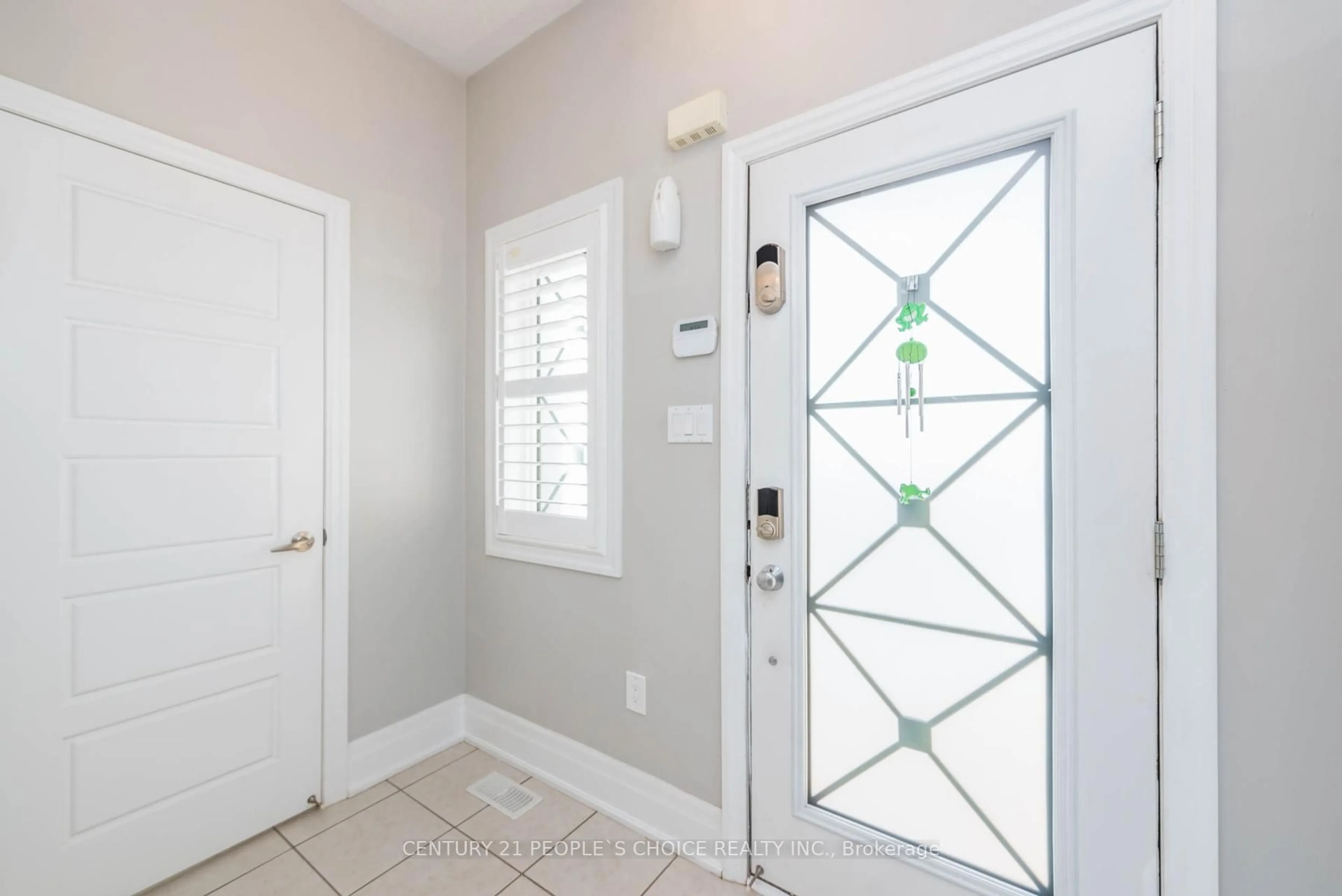 Indoor entryway for 40 Stedford Cres, Brampton Ontario L7A 0G4
