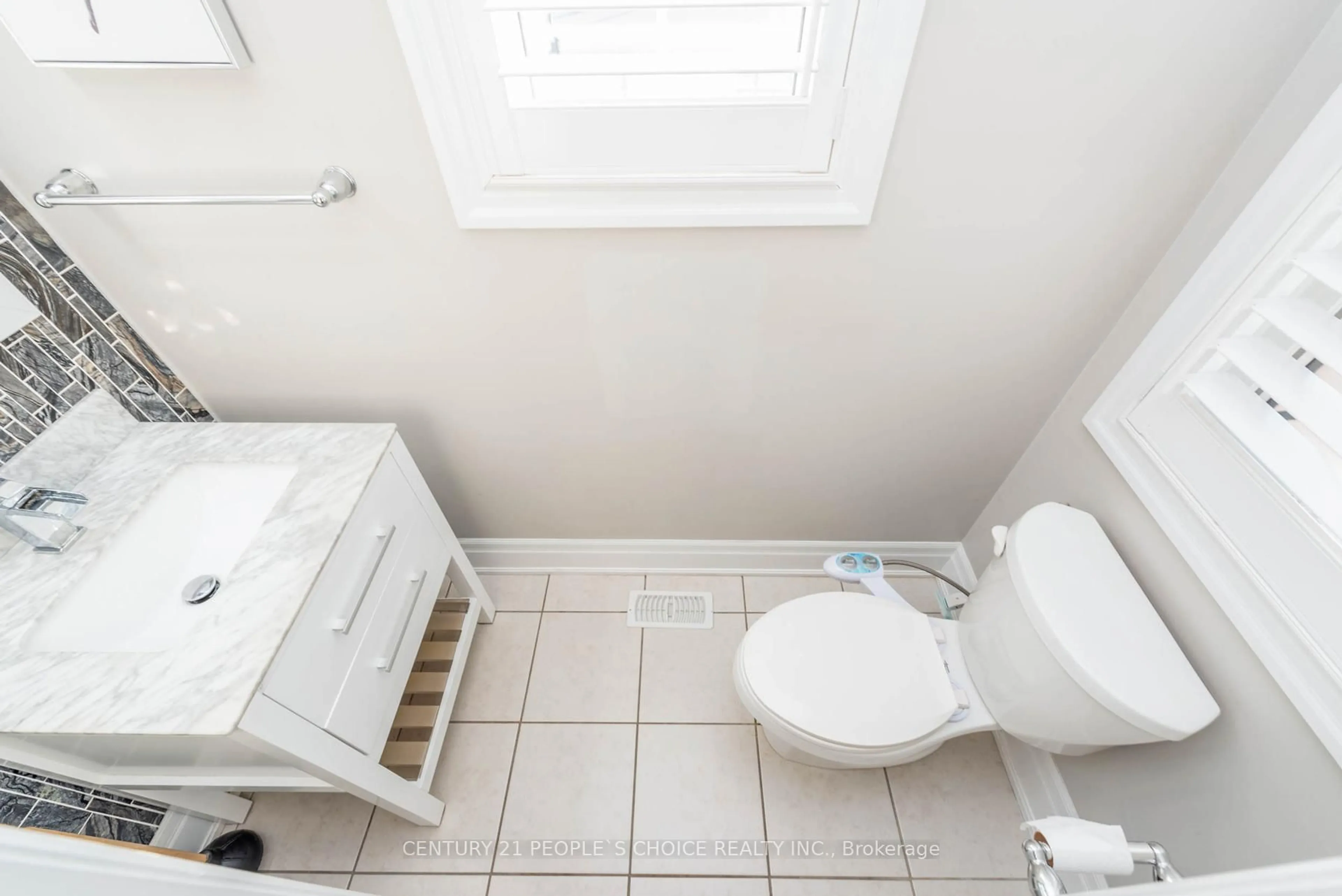 Standard bathroom, unknown for 40 Stedford Cres, Brampton Ontario L7A 0G4