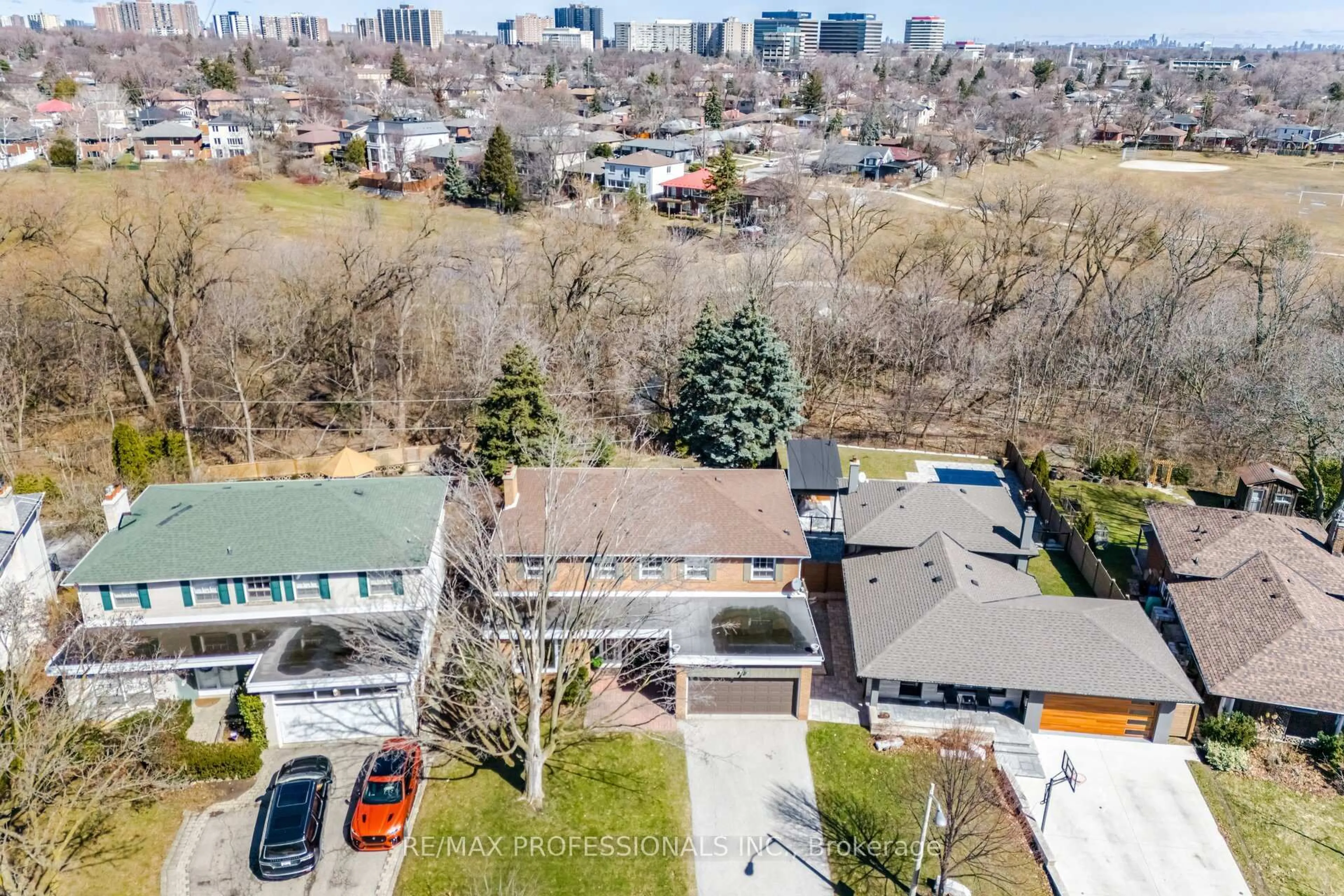 A pic from outside/outdoor area/front of a property/back of a property/a pic from drone, city buildings view from balcony for 37 Thicket Rd, Toronto Ontario M9C 2T4