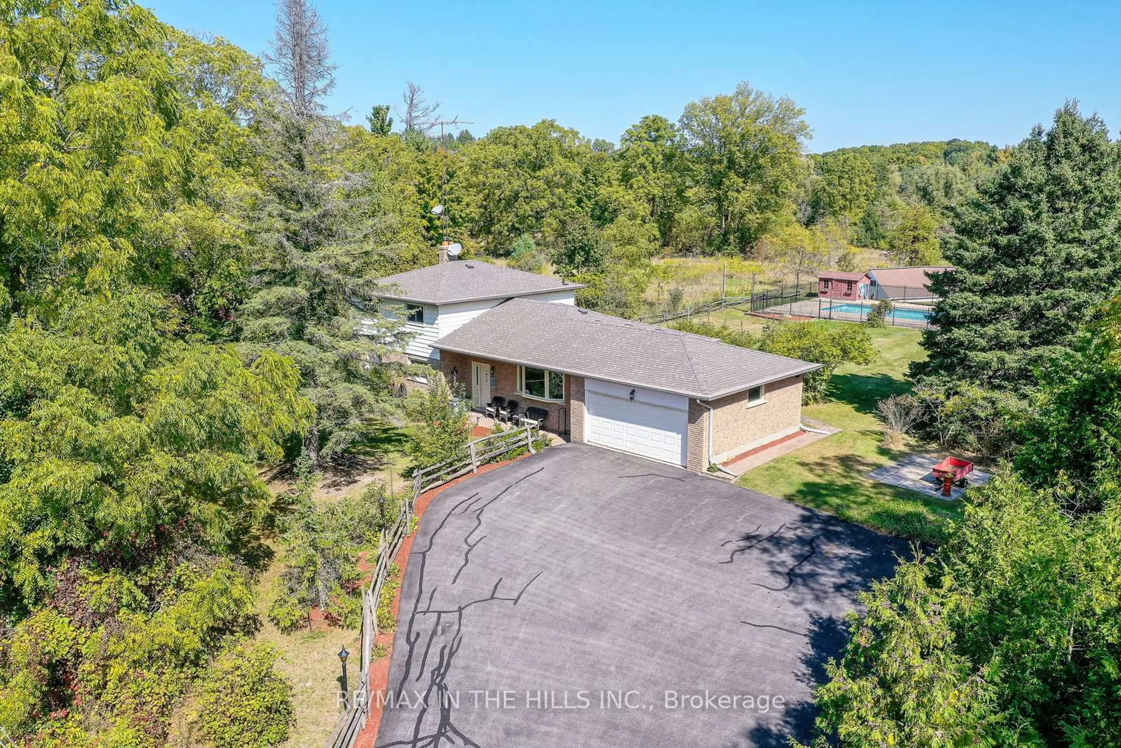 A pic from outside/outdoor area/front of a property/back of a property/a pic from drone, water/lake/river/ocean view for 16281 Centreville Creek Rd, Caledon Ontario L7C 3C5