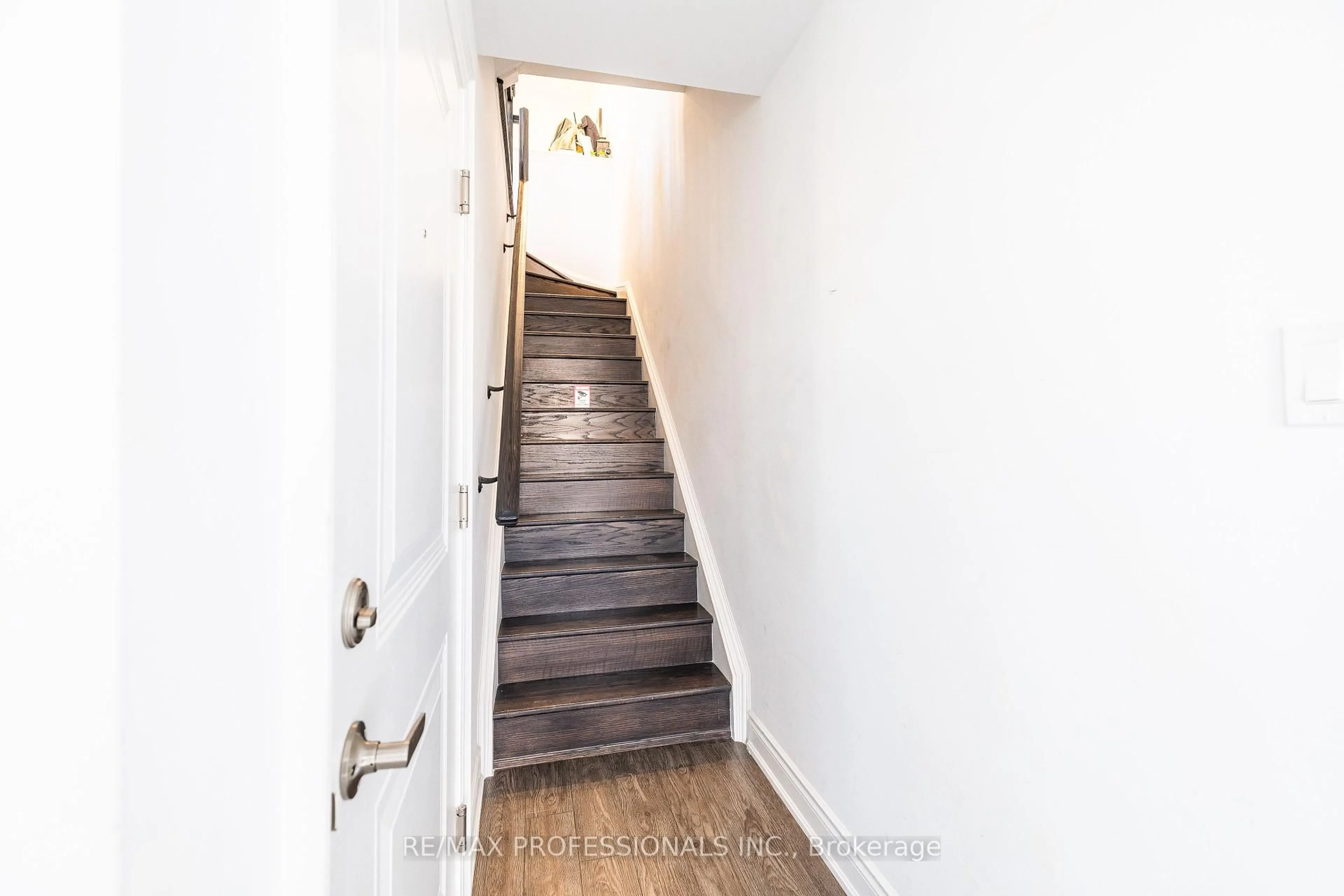 Stairs for 150 Joymar Dr #TH94, Mississauga Ontario L5M 2P6