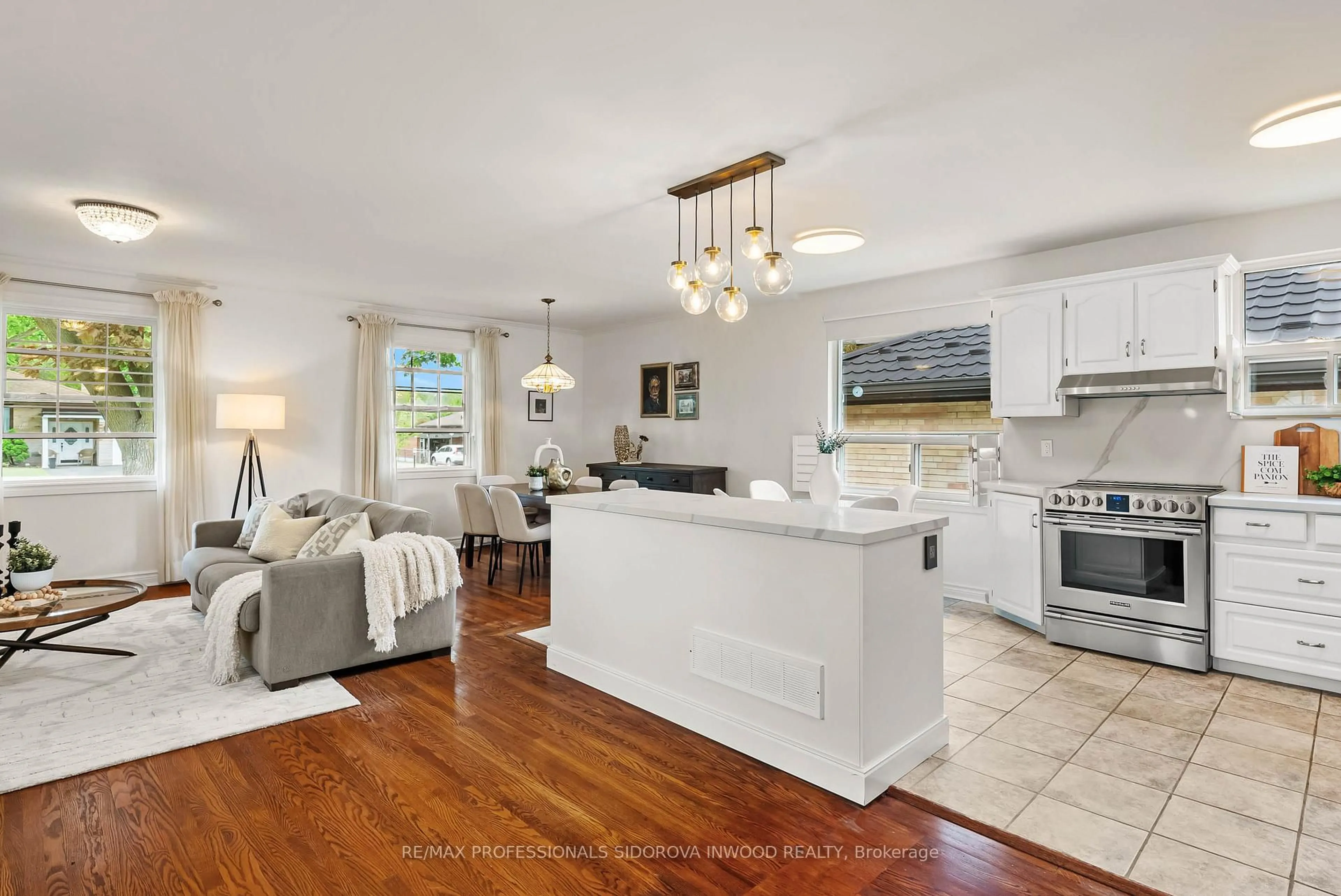 Open concept kitchen, ceramic/tile floor for 34 Dewitt Rd, Toronto Ontario M9B 3E1