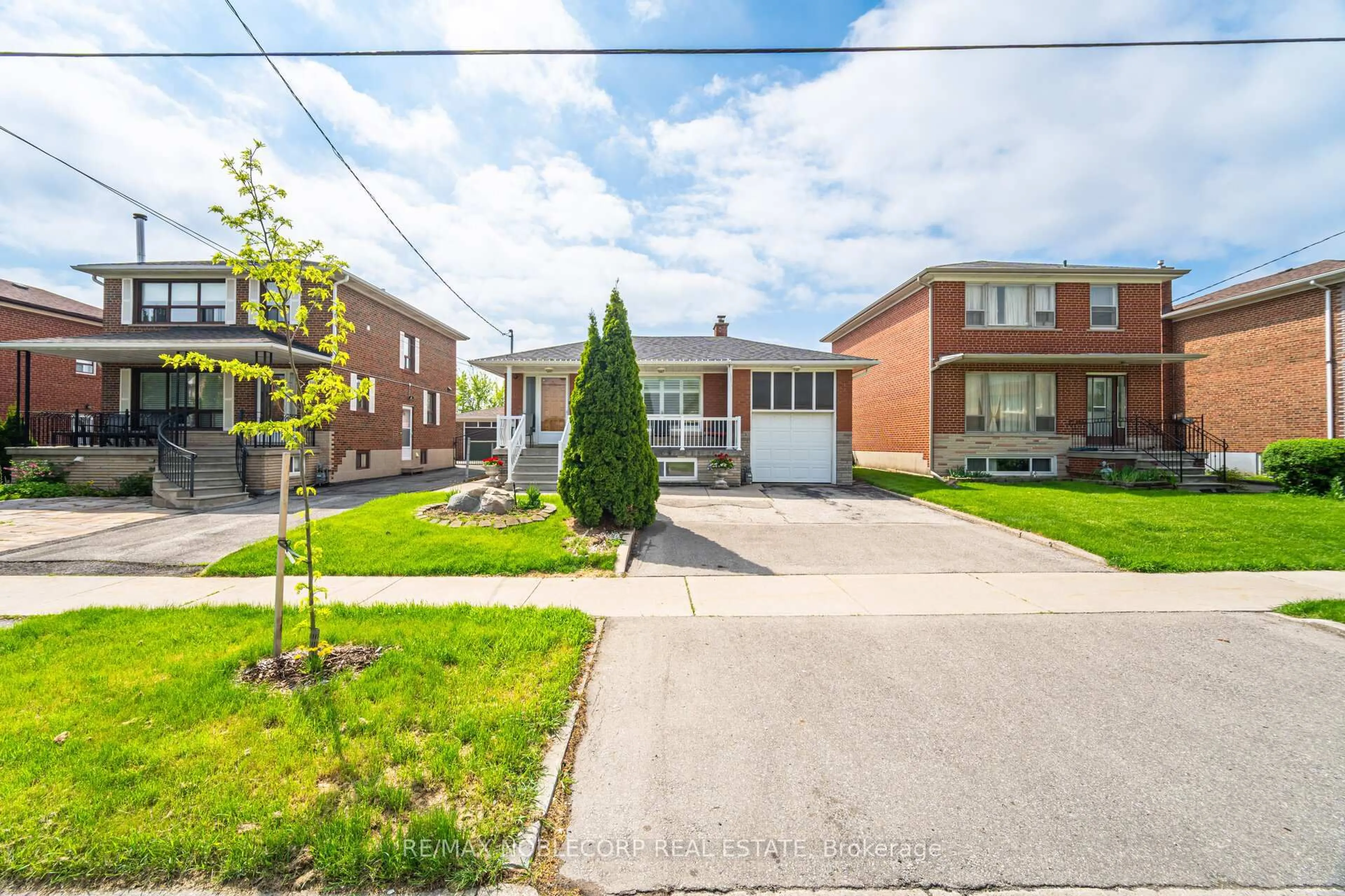 Home with brick exterior material, street for 351 Hillmount Ave, Toronto Ontario M6B 1Y6