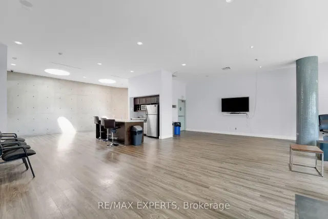 Additional property image - 1050 The Queensway N/A Unit 516