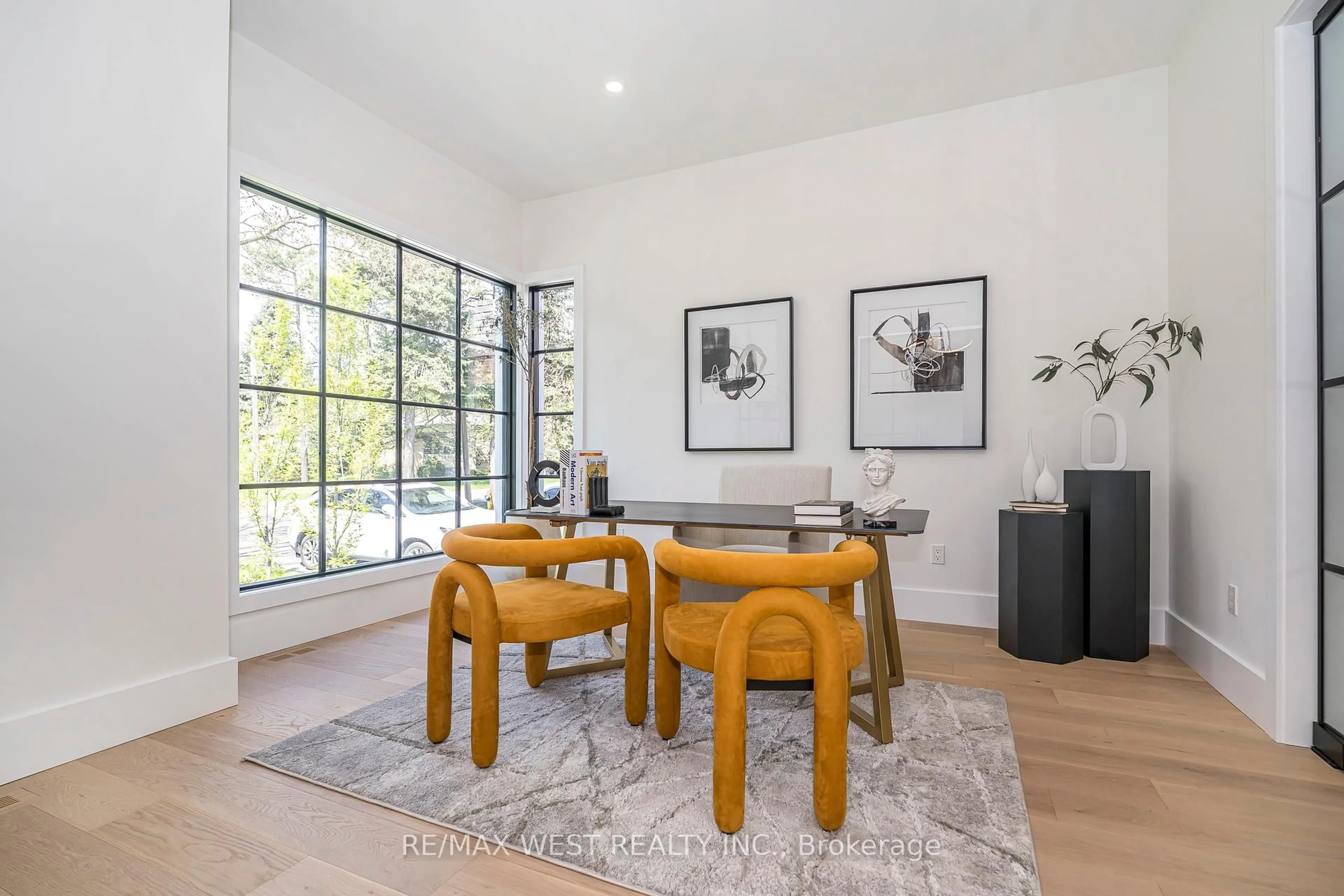 Unknown for 29 Bromley Cres, Toronto Ontario M9A 3X1