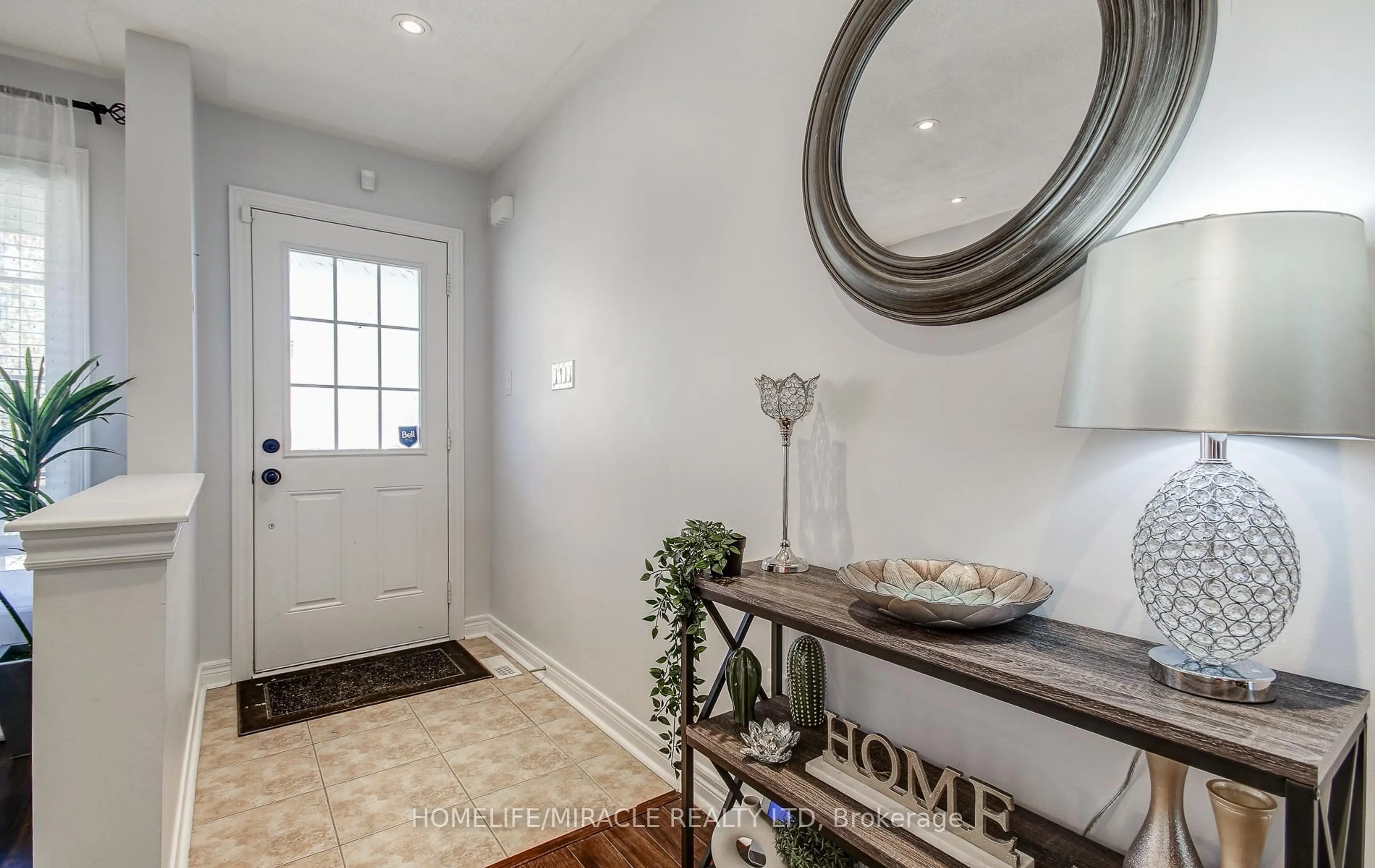 Indoor entryway for 248 Giddings Cres, Milton Ontario L9T 7A7