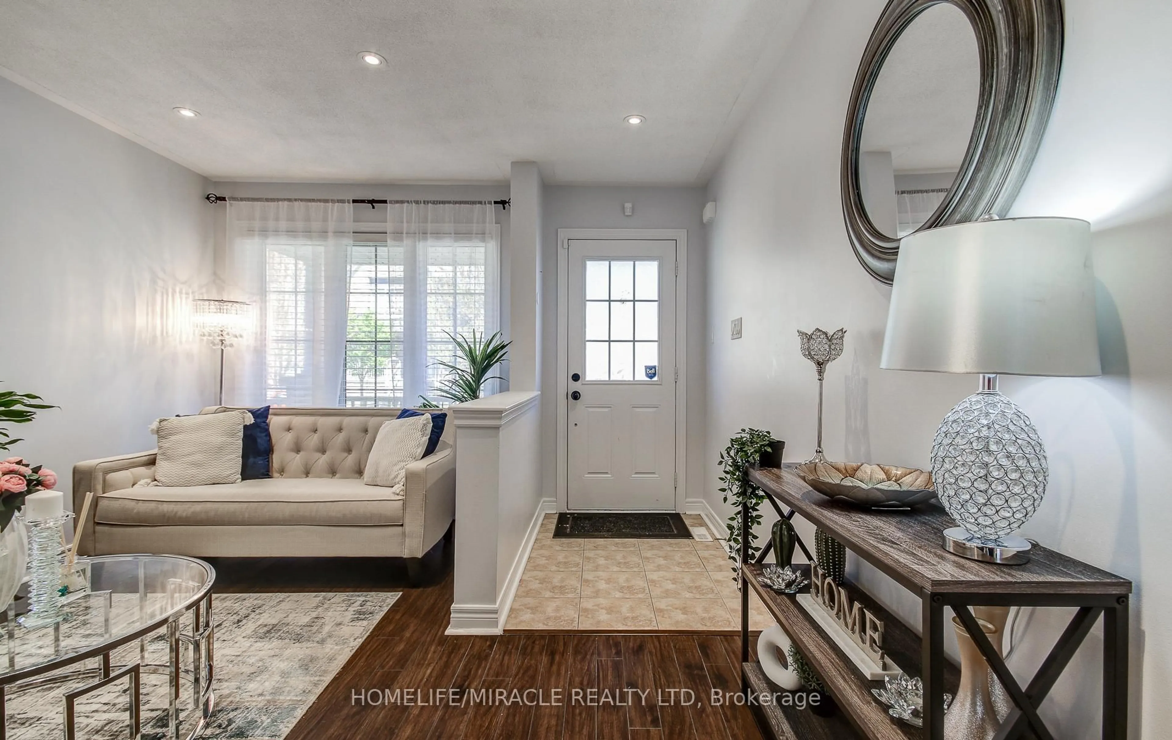 Indoor entryway for 248 Giddings Cres, Milton Ontario L9T 7A7