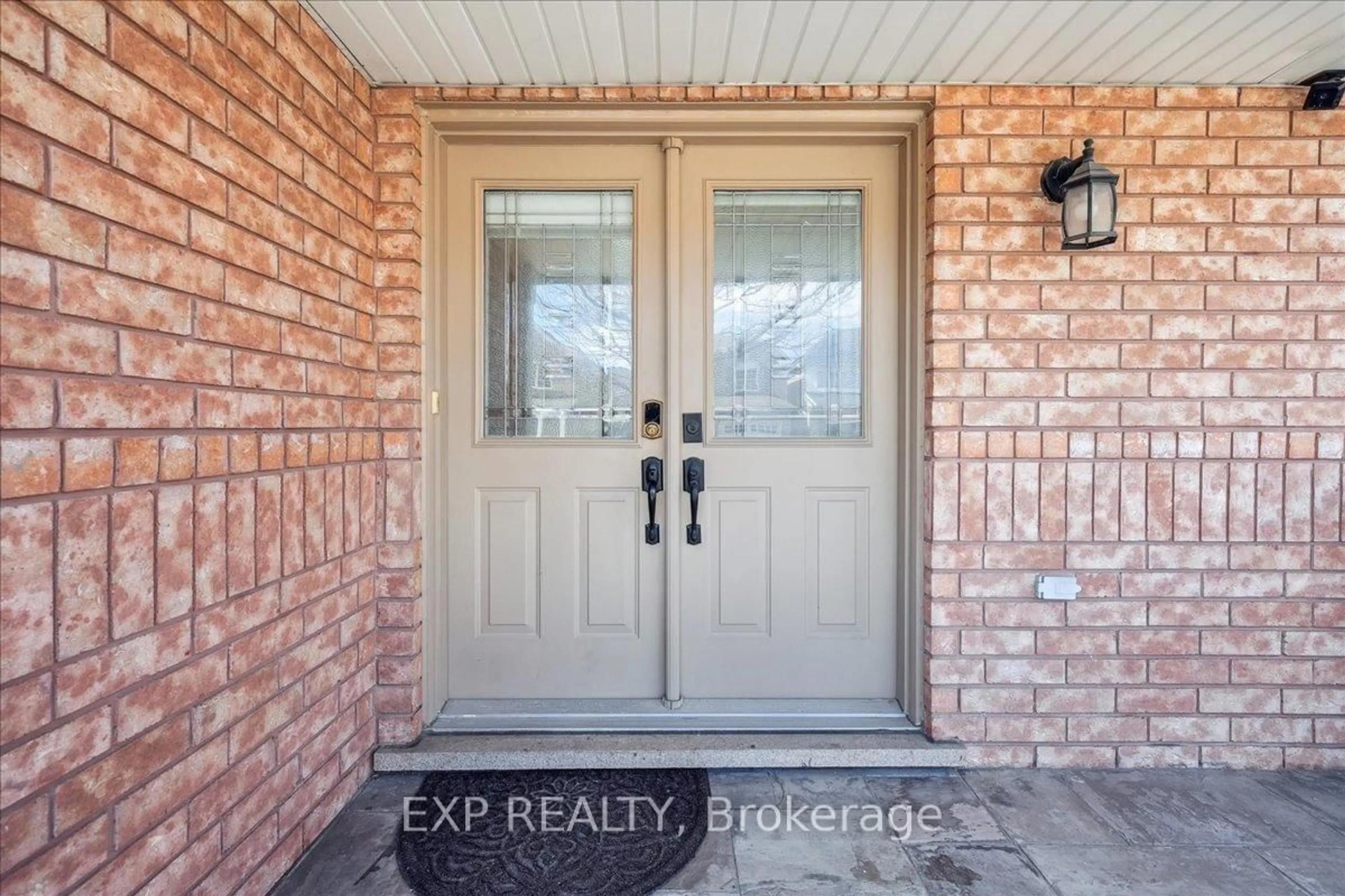 Indoor entryway for 18 Raccoon St, Brampton Ontario L6S 6L8