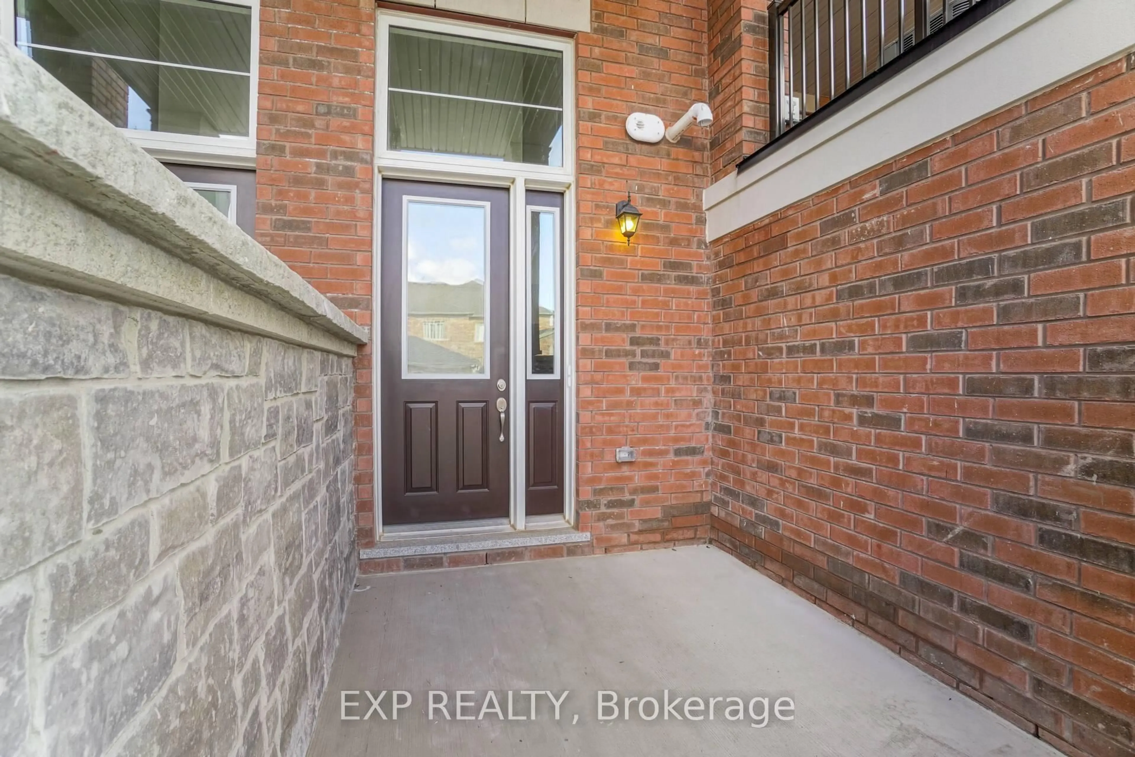 Indoor entryway for 49 Burnhamthorpe Rd, Oakville Ontario L6H 7C8