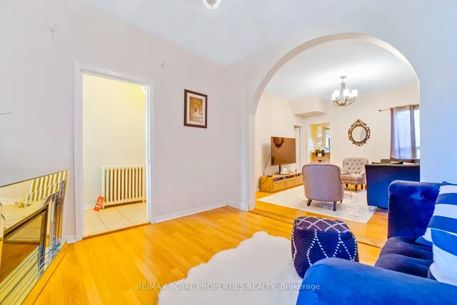 Additional property image - 131 Lansdowne Ave
