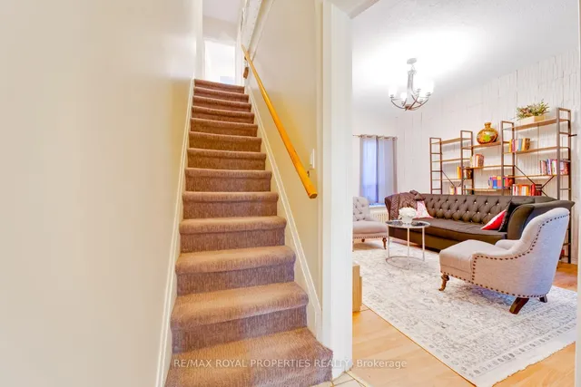 Additional property image - 131 Lansdowne Ave