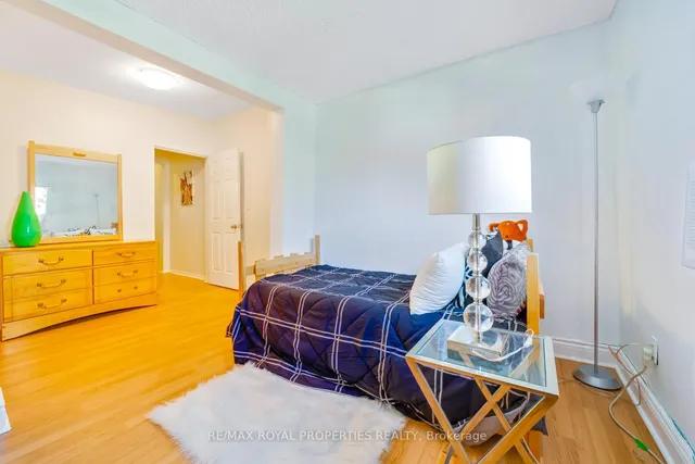 Additional property image - 131 Lansdowne Ave