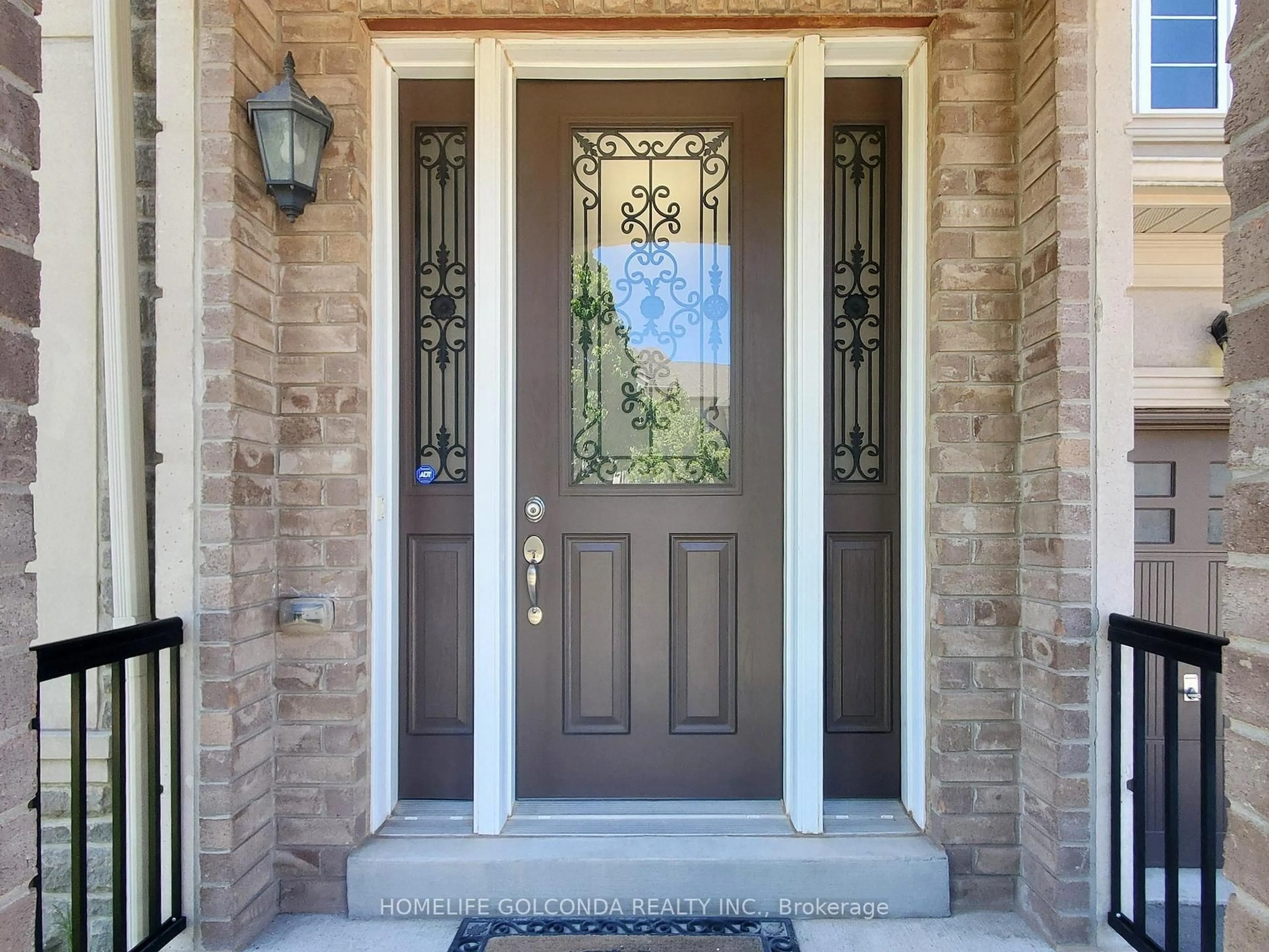 Indoor entryway for 3148 Larry Cres, Oakville Ontario L6M 0T1