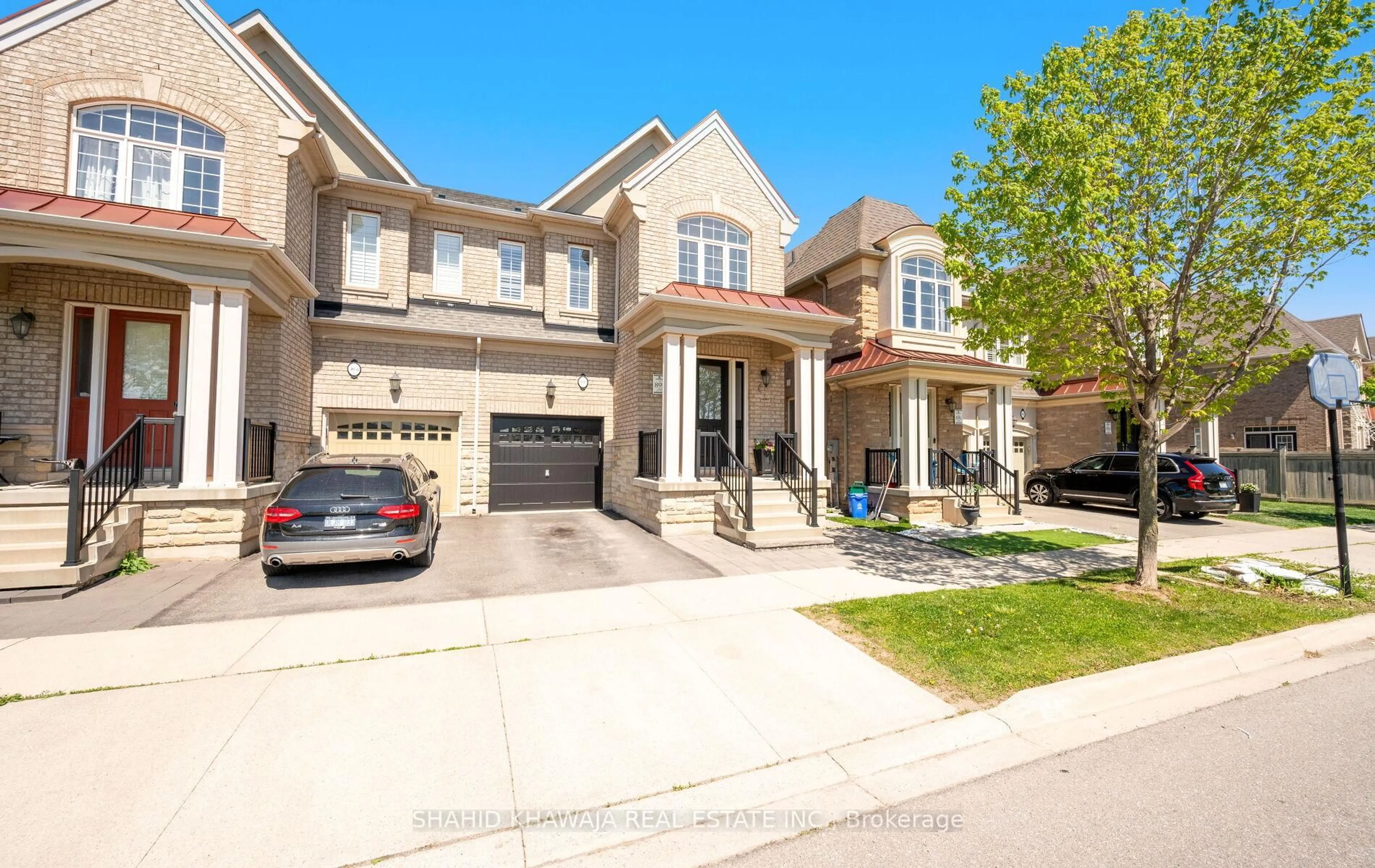 Home with brick exterior material, street for 3049 Isaac Ave, Oakville Ontario L6M 0S6