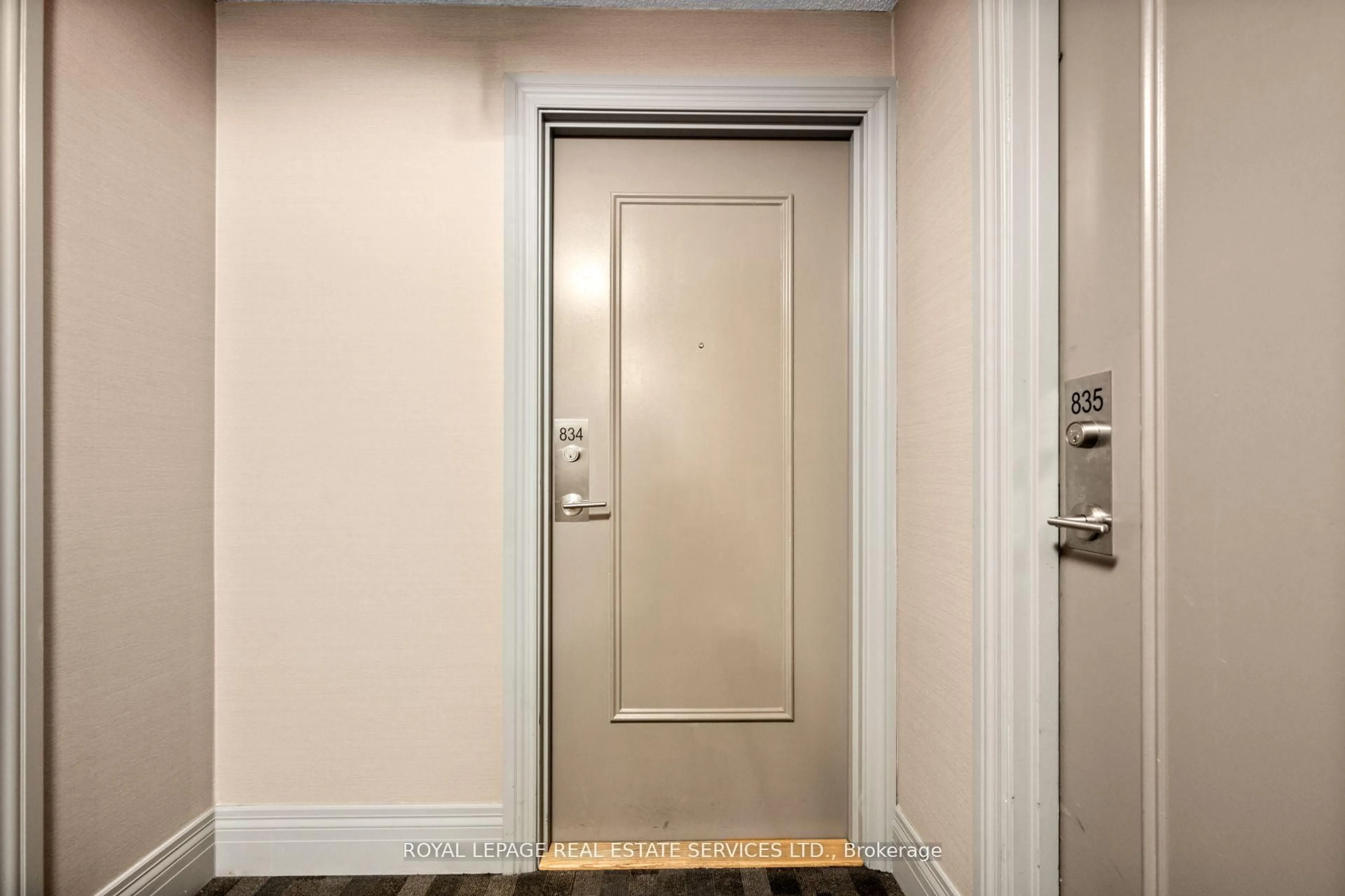 Indoor foyer for 60 Heintzman St #834, Toronto Ontario M6P 5A1